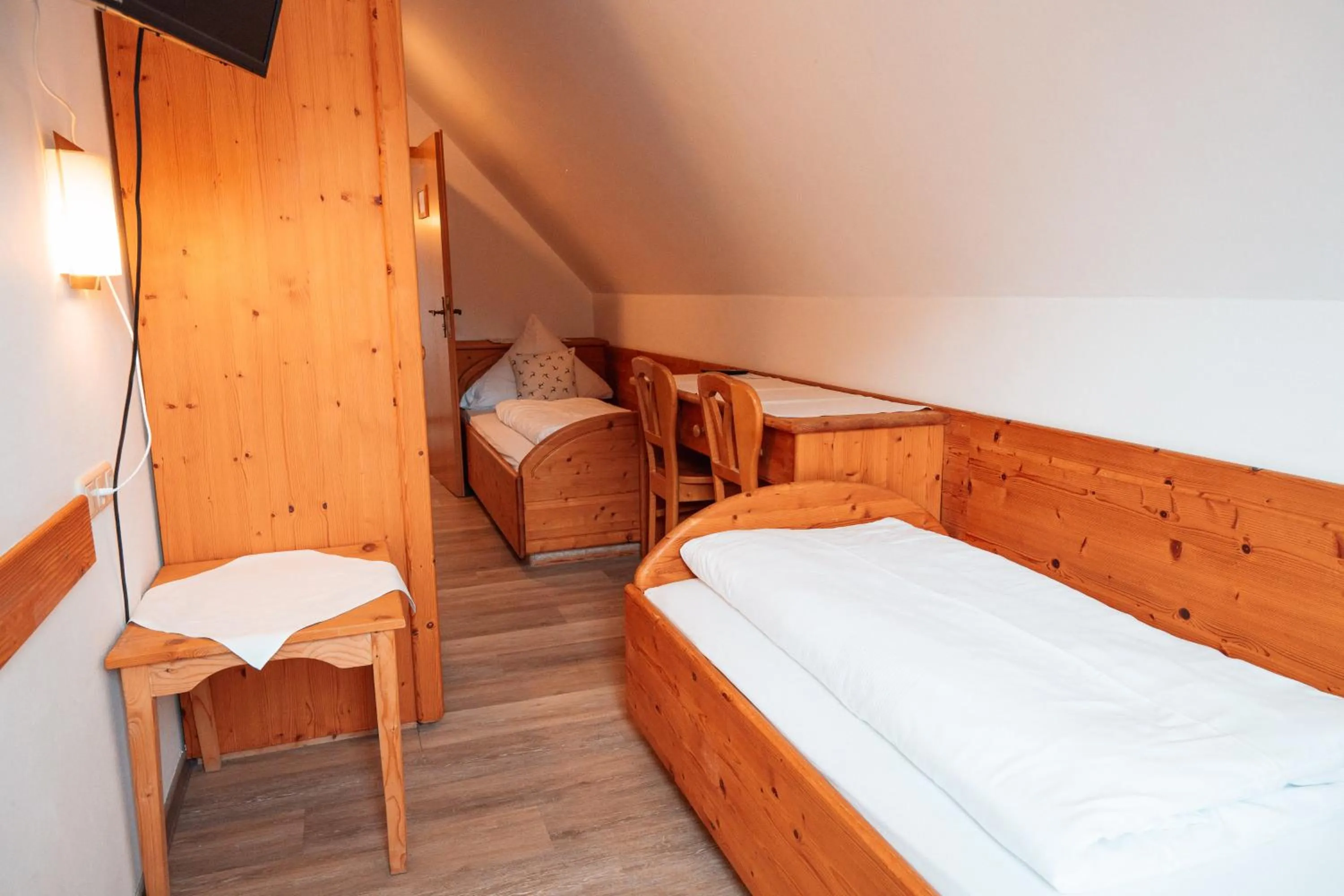 Bed in Gästehaus - Kipfenberg