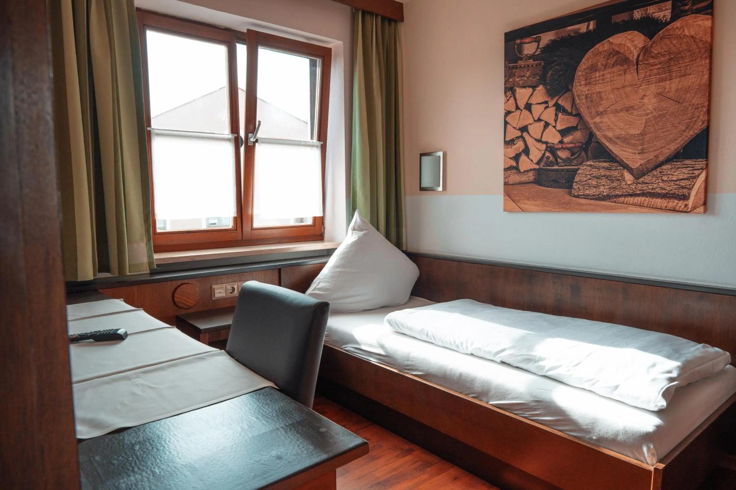 Bed in Gästehaus - Kipfenberg