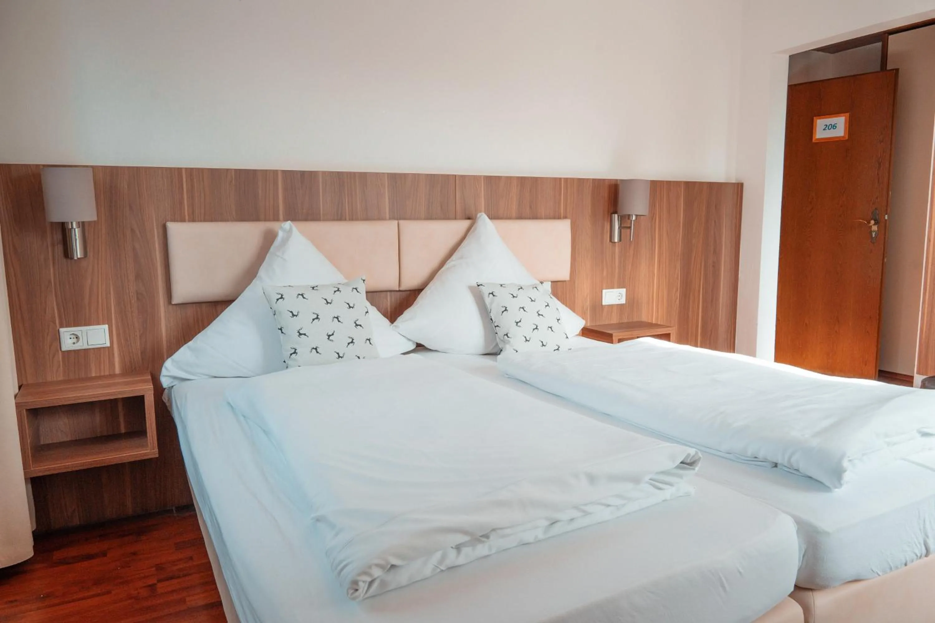 Bed in Gästehaus - Kipfenberg