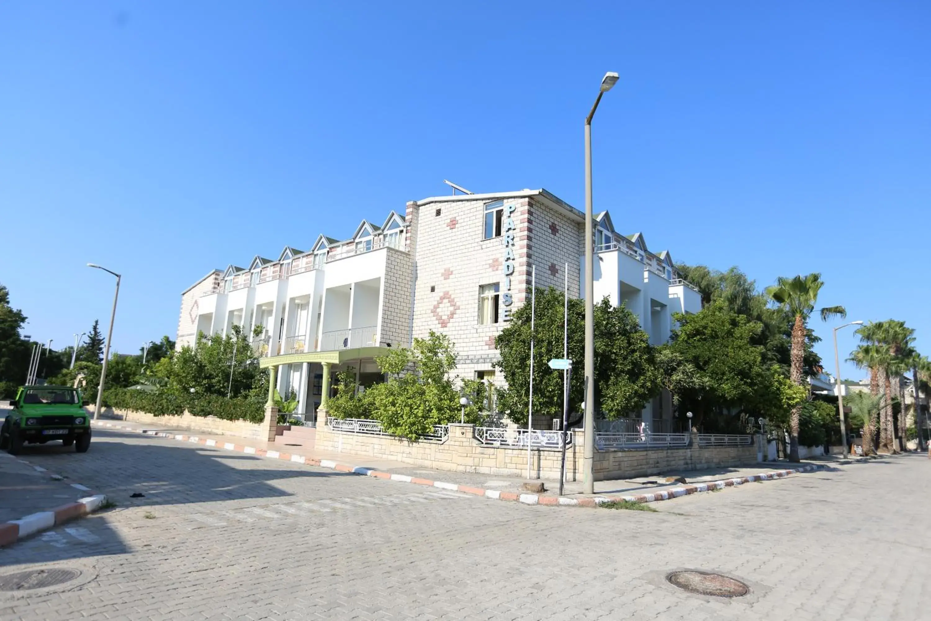 Paradise Hotel Paradise Hotel