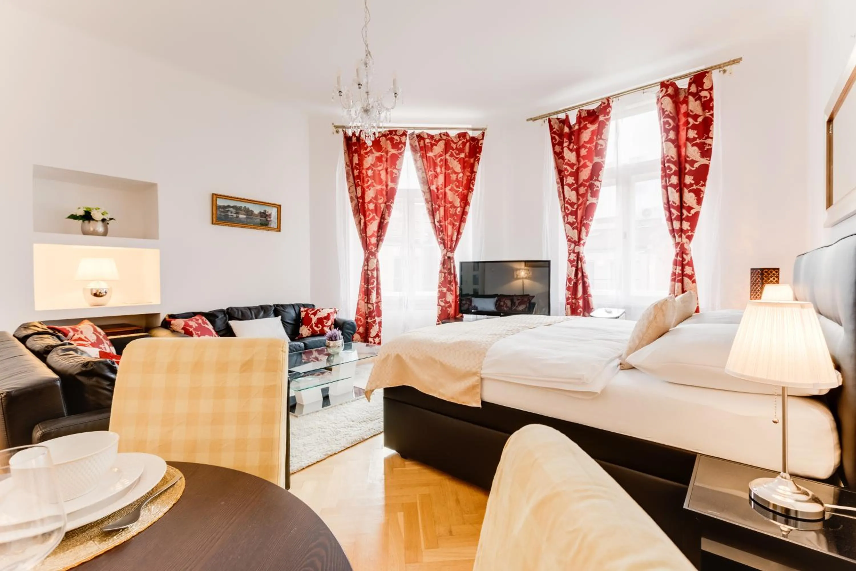 Old Town Square Royal Apartment