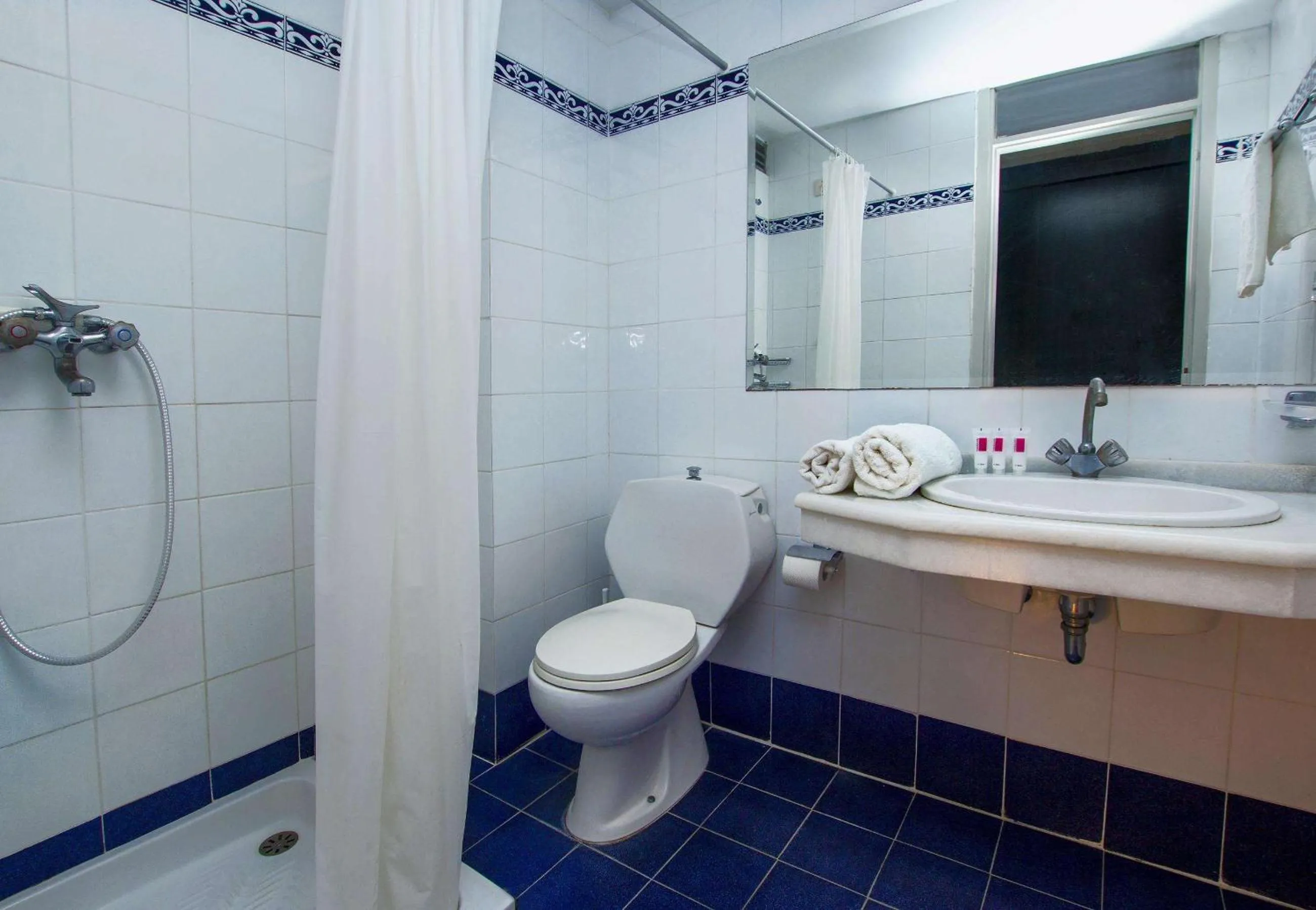 Bathroom in Lito Hotel