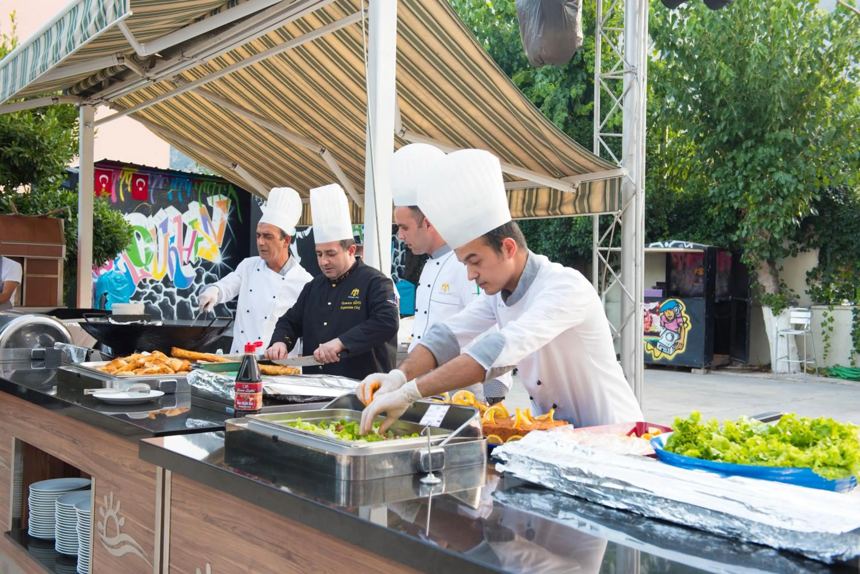 Restaurant/places to eat in Selcukhan Hotel