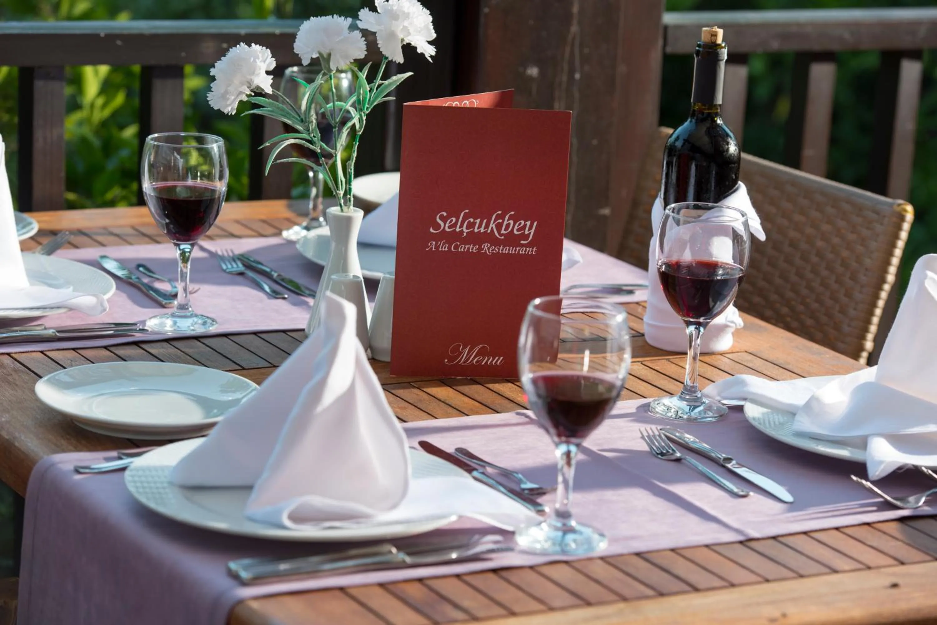 Restaurant/places to eat in Selcukhan Hotel