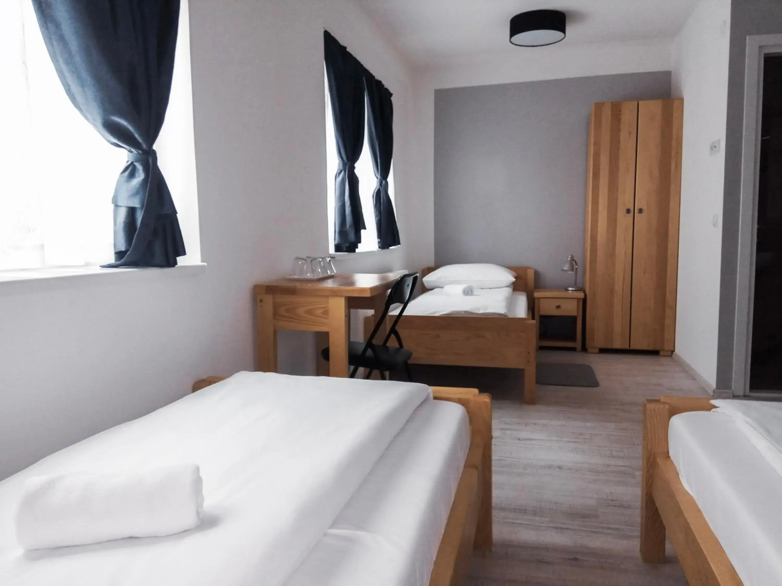 Triple Room in Bloom Inn Triple Room in Bloom Inn