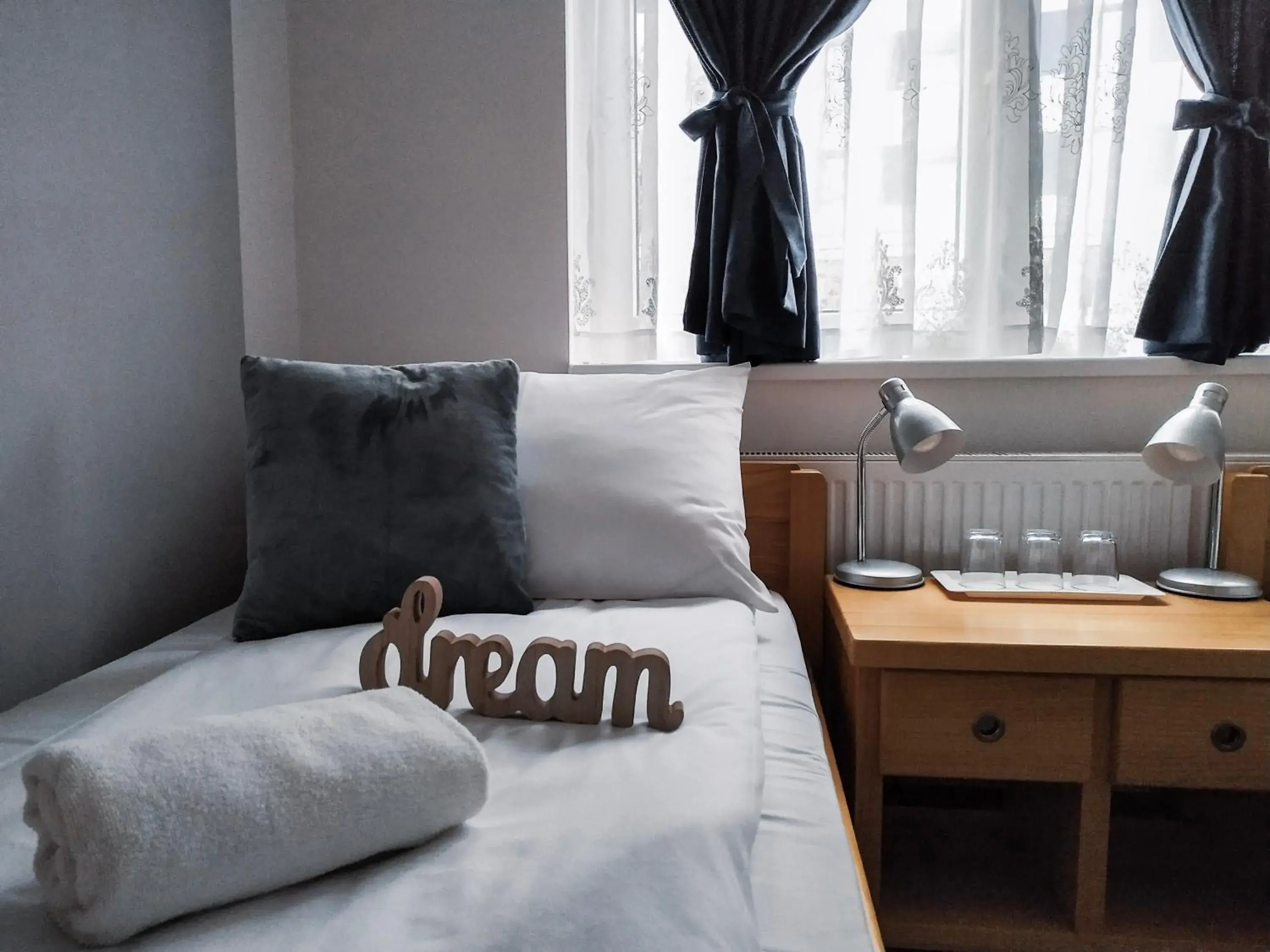 Economy Twin Room in Bloom Inn Economy Twin Room in Bloom Inn