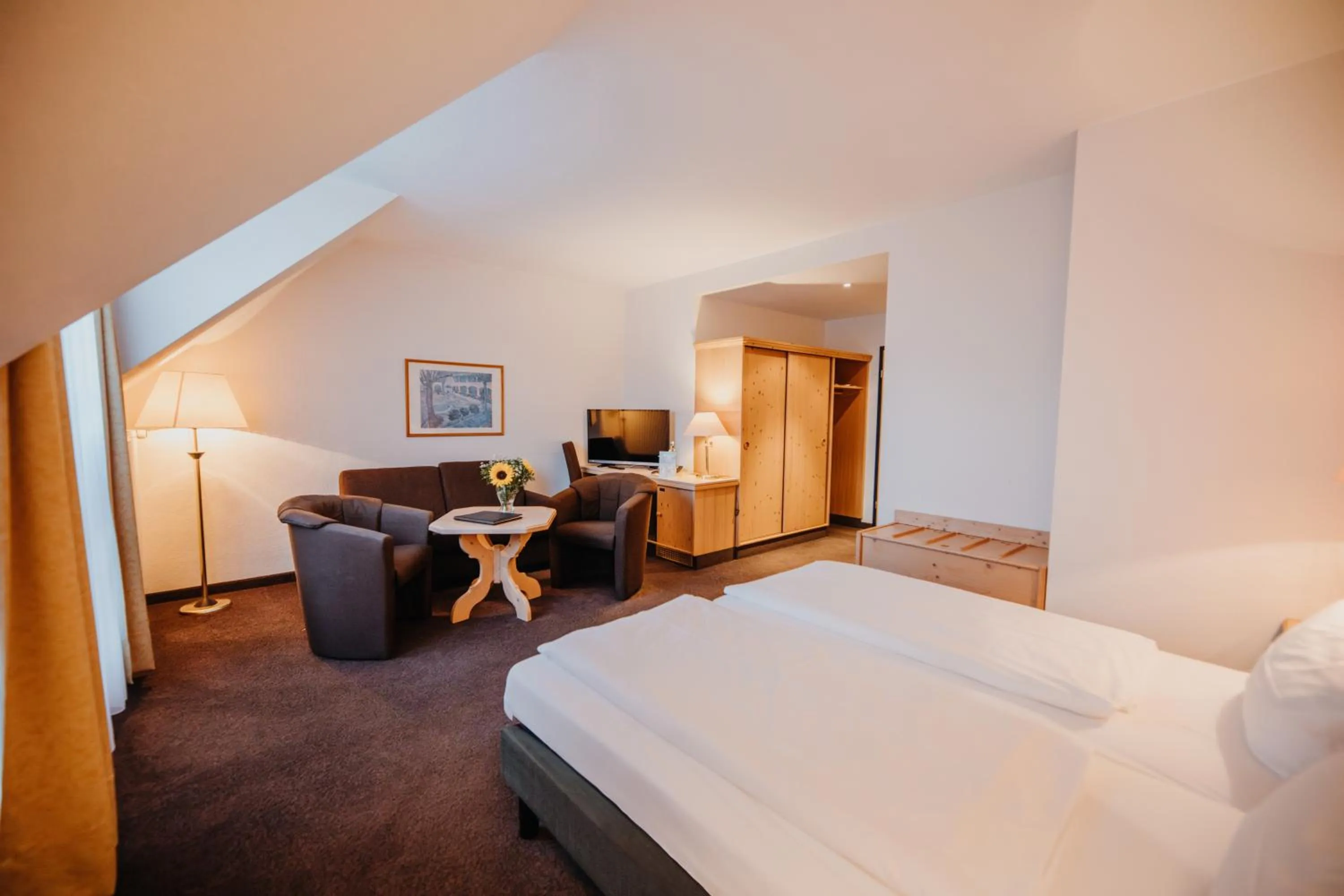 Photo of the whole room, Bed in Sonnenhotel Hoher Hahn