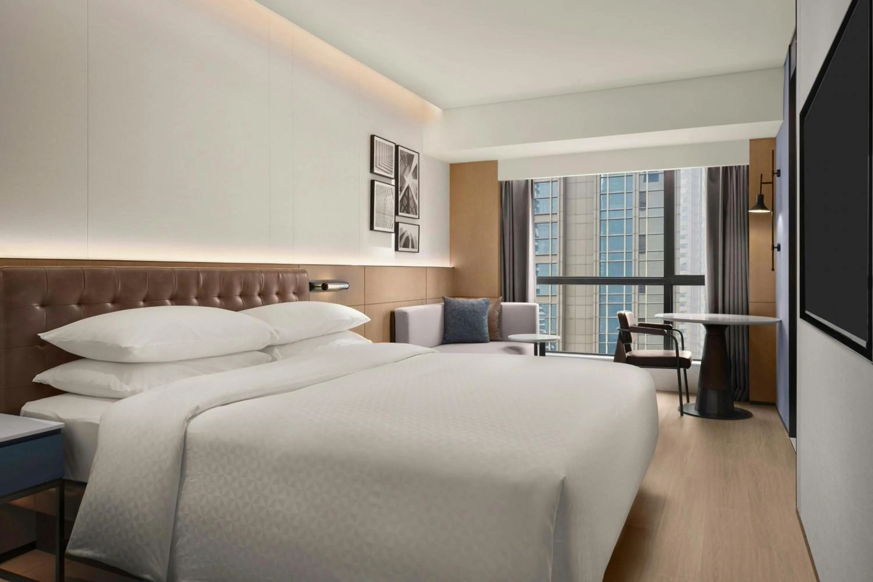 Photo of the whole room, Bed in Four Points by Sheraton Chongqing