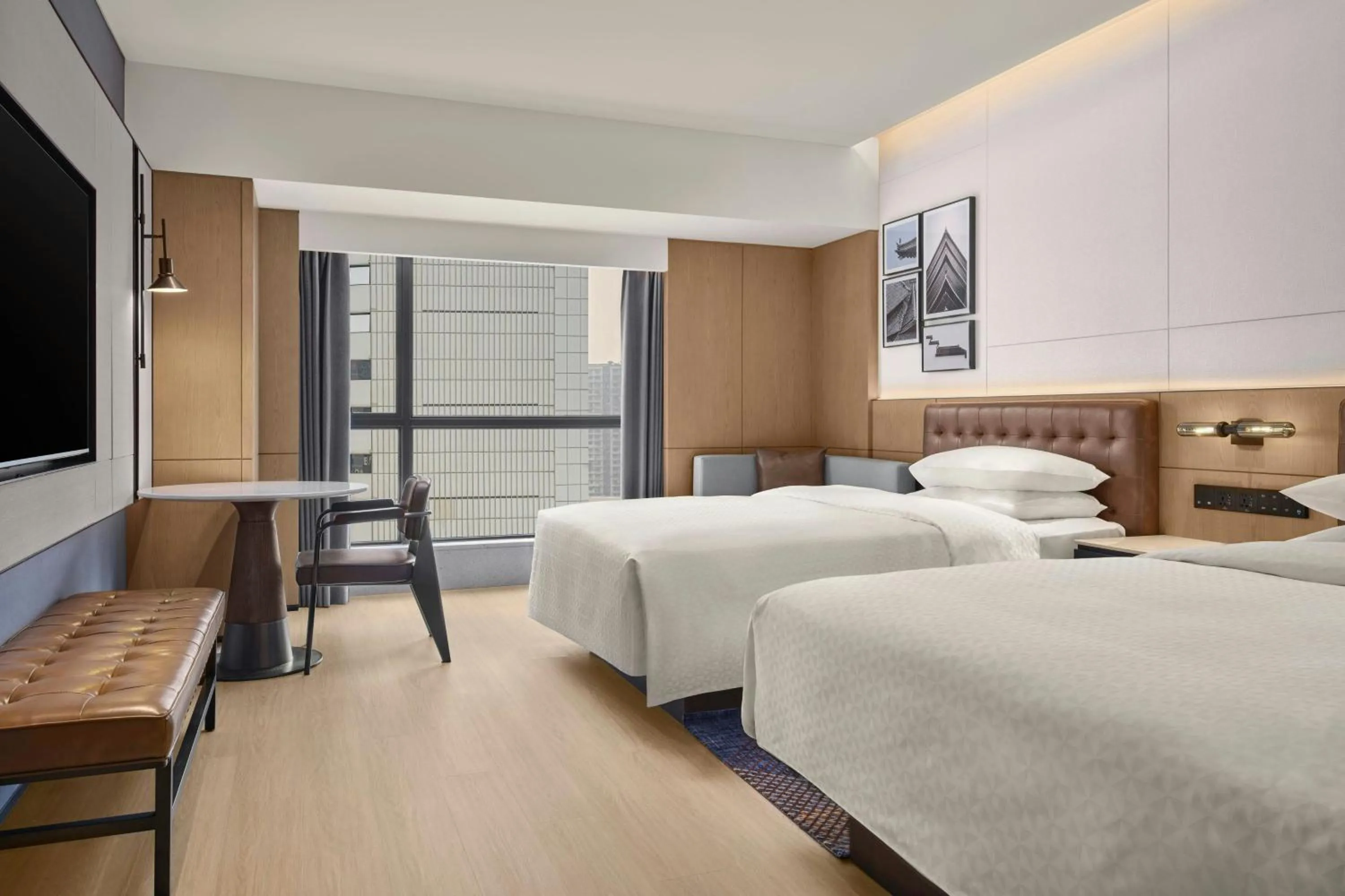 Photo of the whole room, Bed in Four Points by Sheraton Chongqing