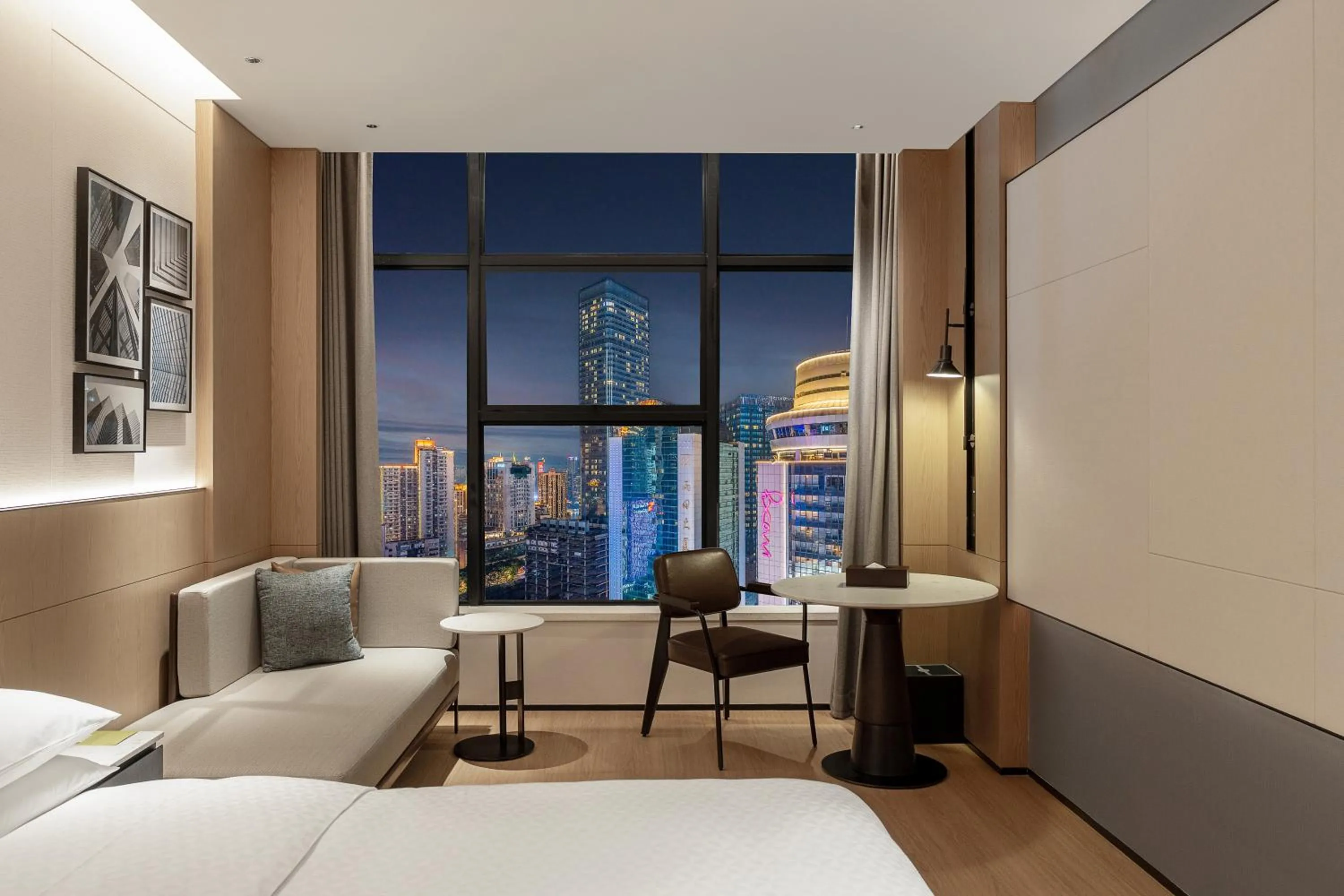 Seating area, Bed in Four Points by Sheraton Chongqing