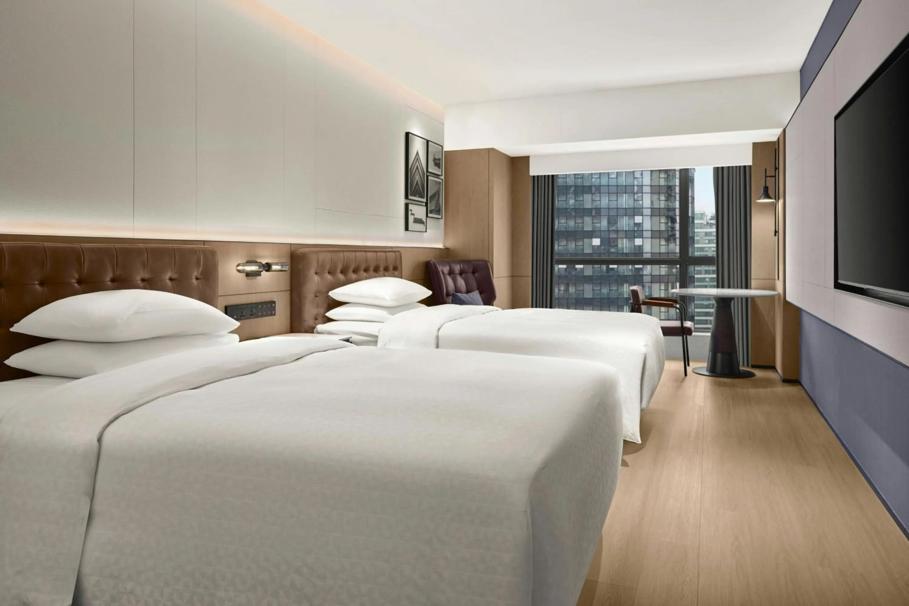 Photo of the whole room, Bed in Four Points by Sheraton Chongqing