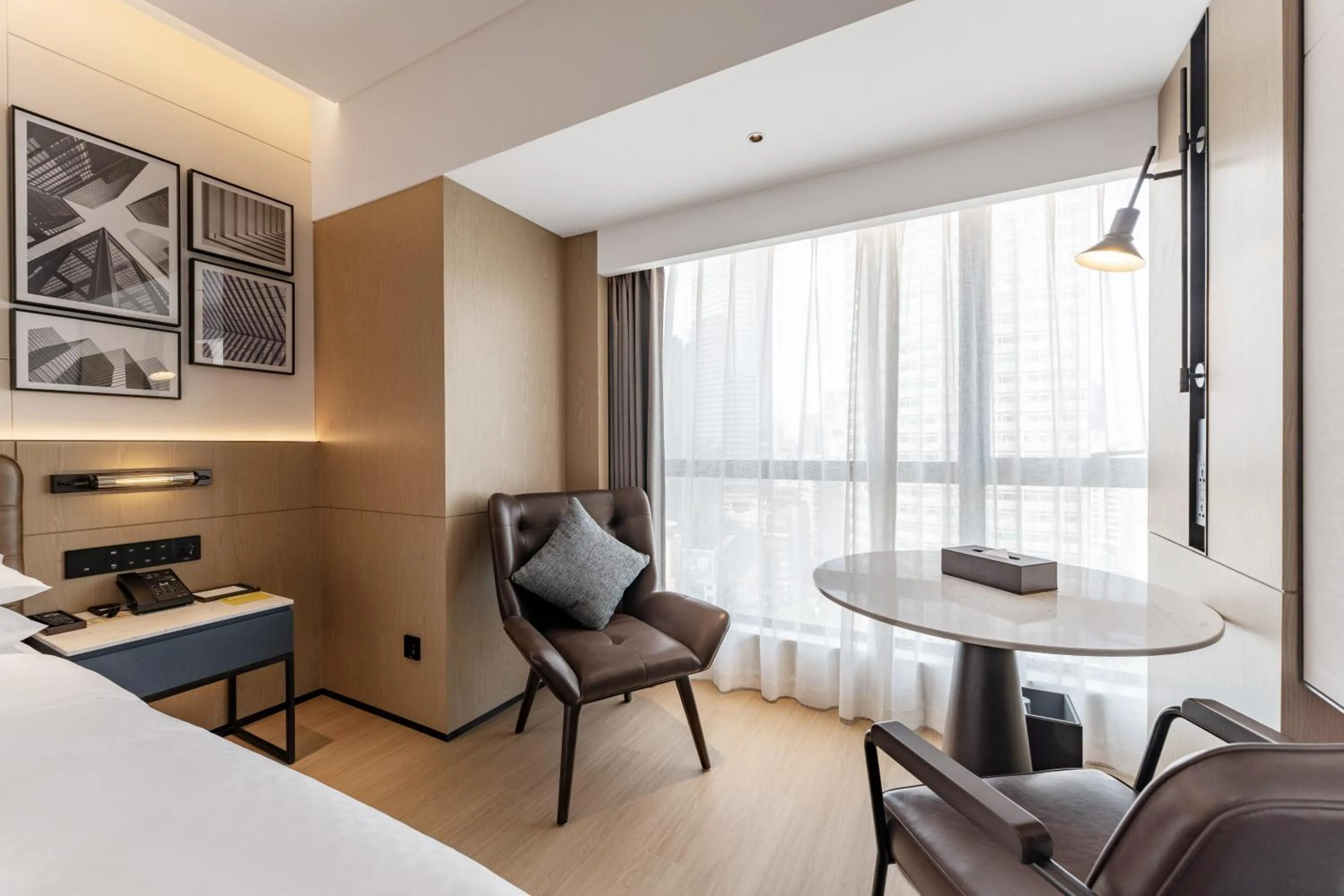 Seating area in Four Points by Sheraton Chongqing