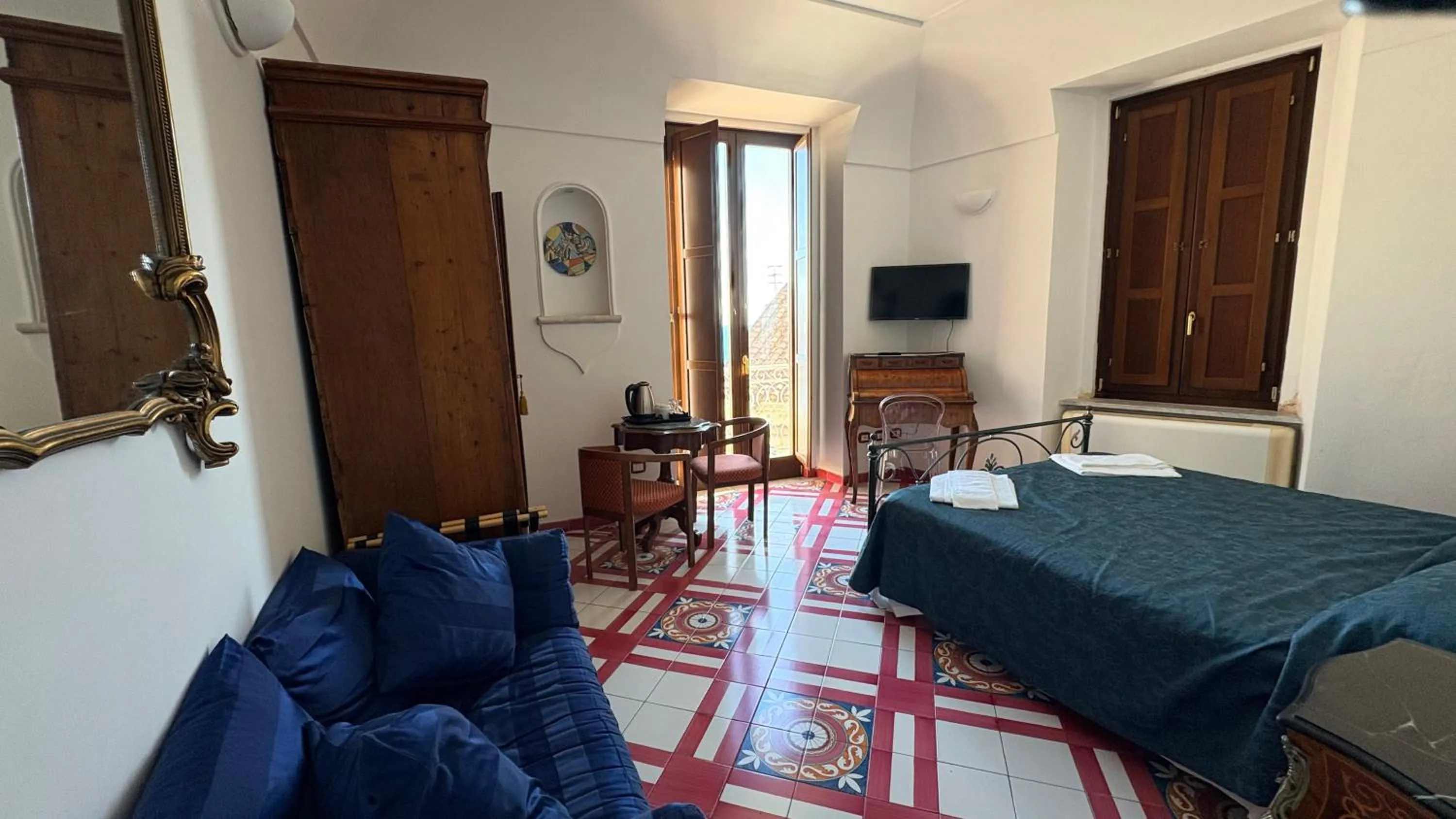Bedroom, Bed in Hotel Croce Di Amalfi
