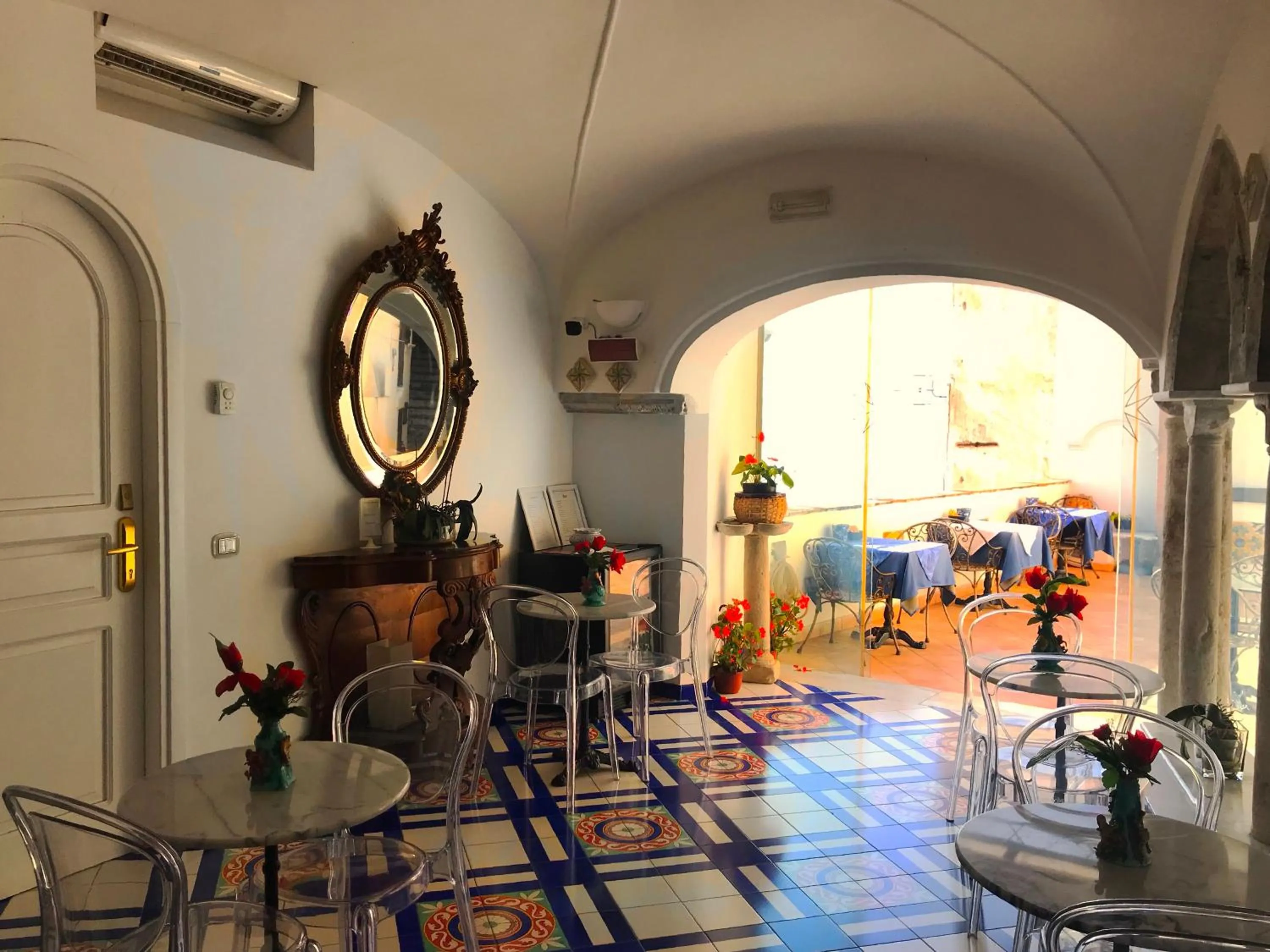 Lounge or bar in Hotel Croce Di Amalfi