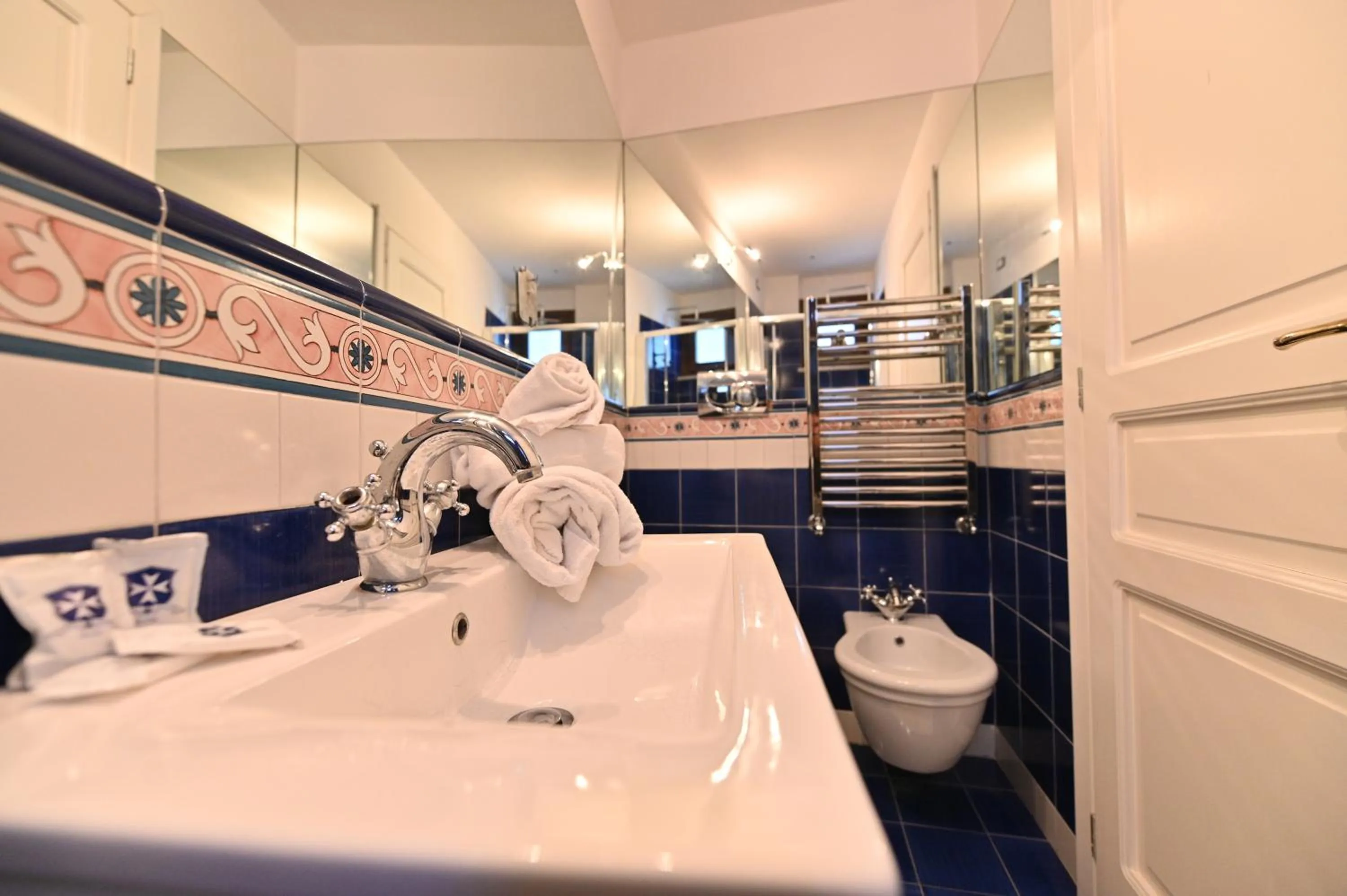 Bathroom in Hotel Croce Di Amalfi