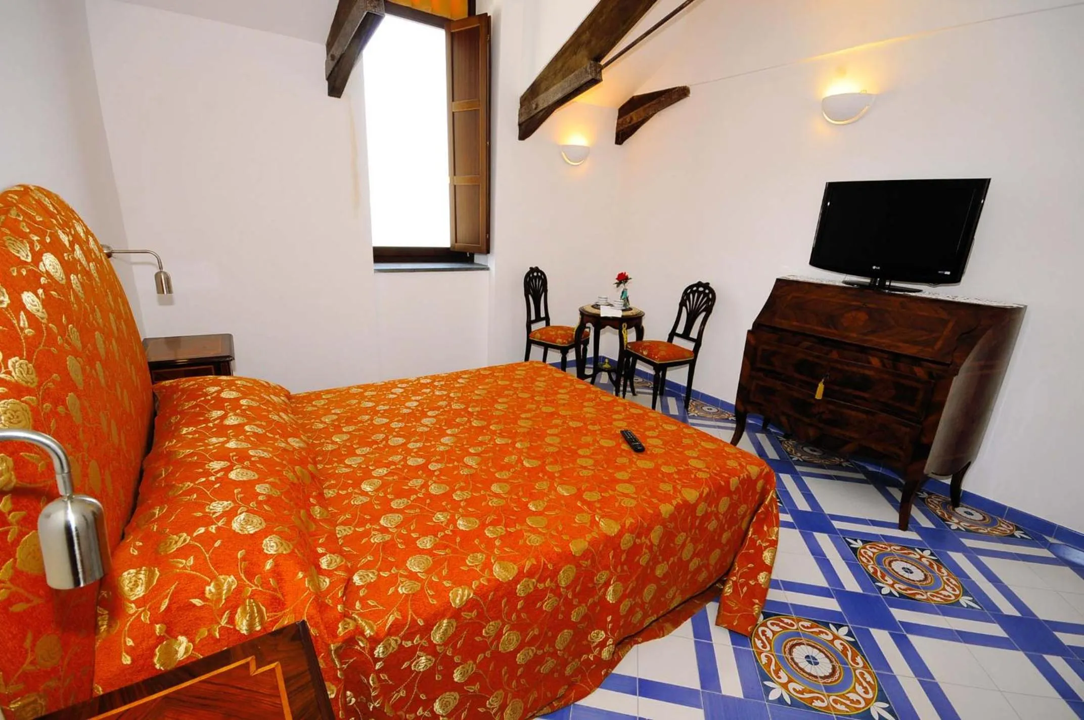 Photo of the whole room in Hotel Croce Di Amalfi