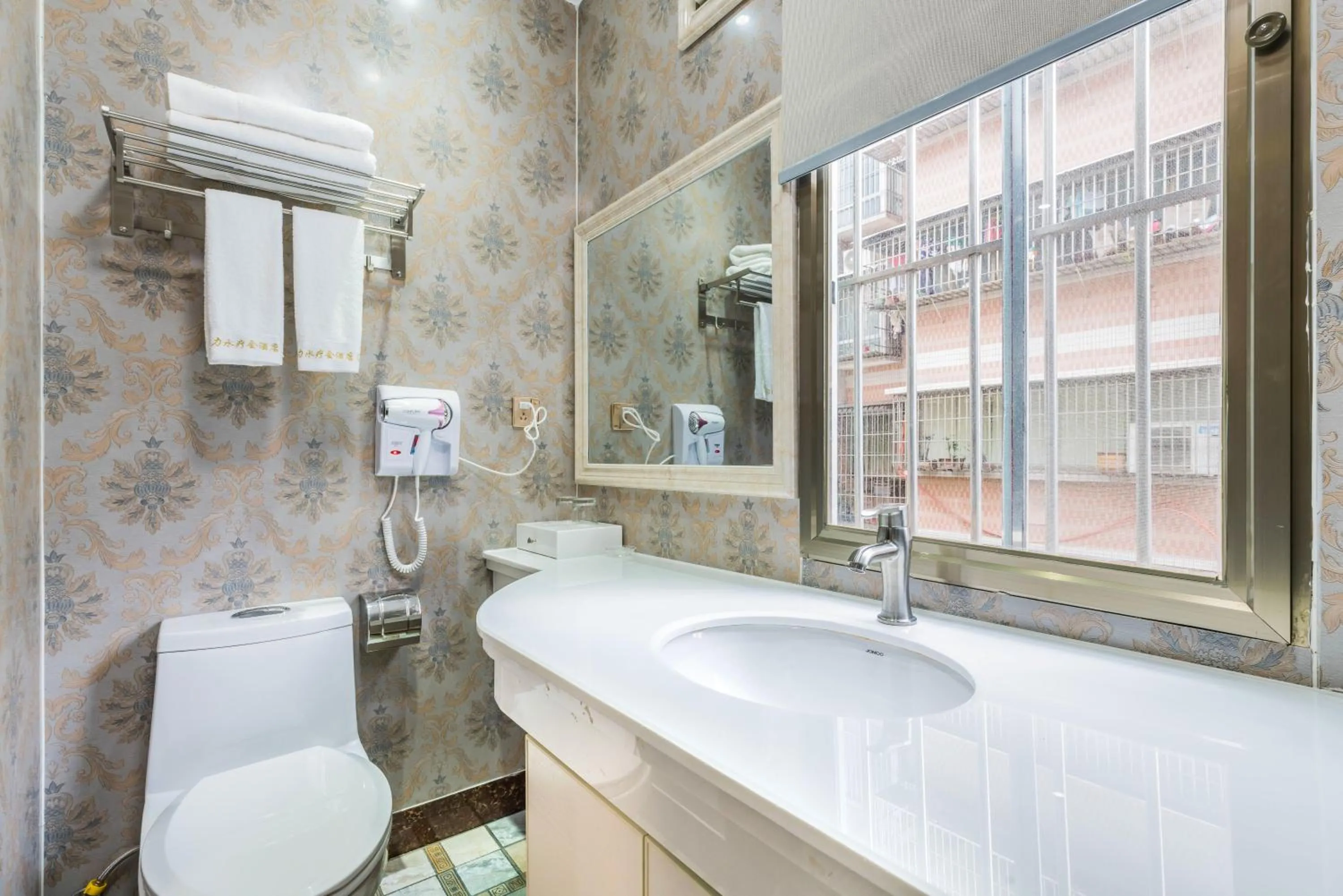 Shengli Hydrotherapy Vacation Hotel
