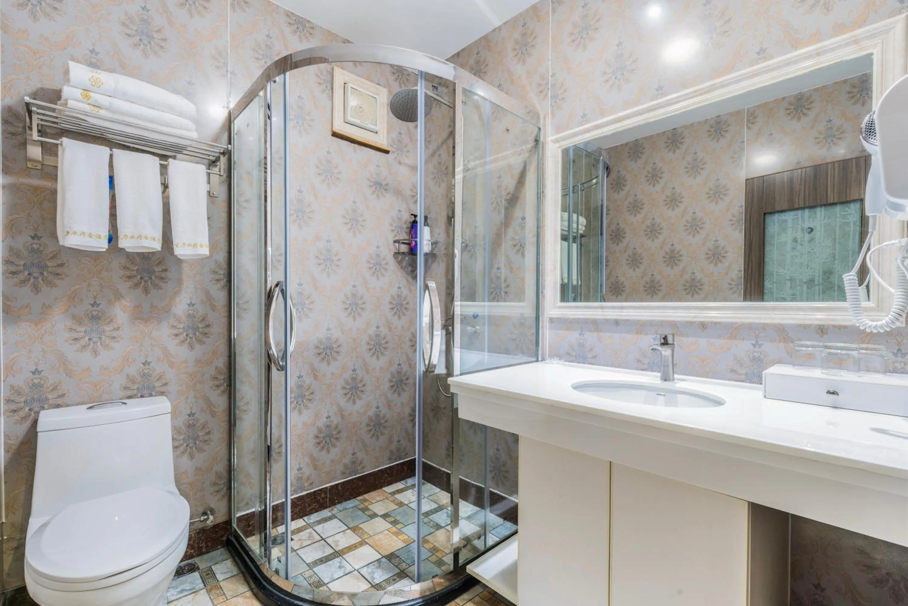 Shengli Hydrotherapy Vacation Hotel