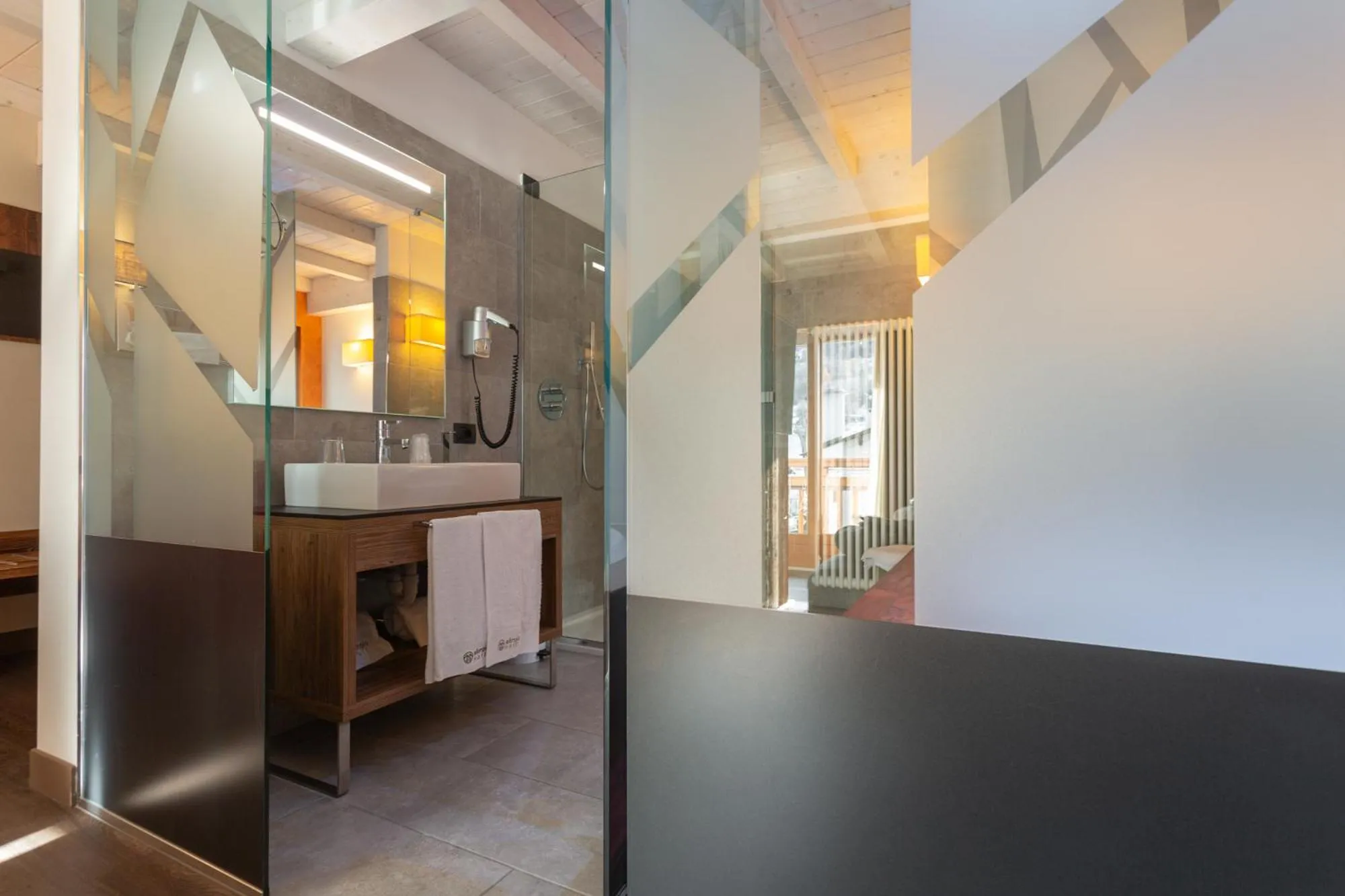 Shower in Olimpia Hotel