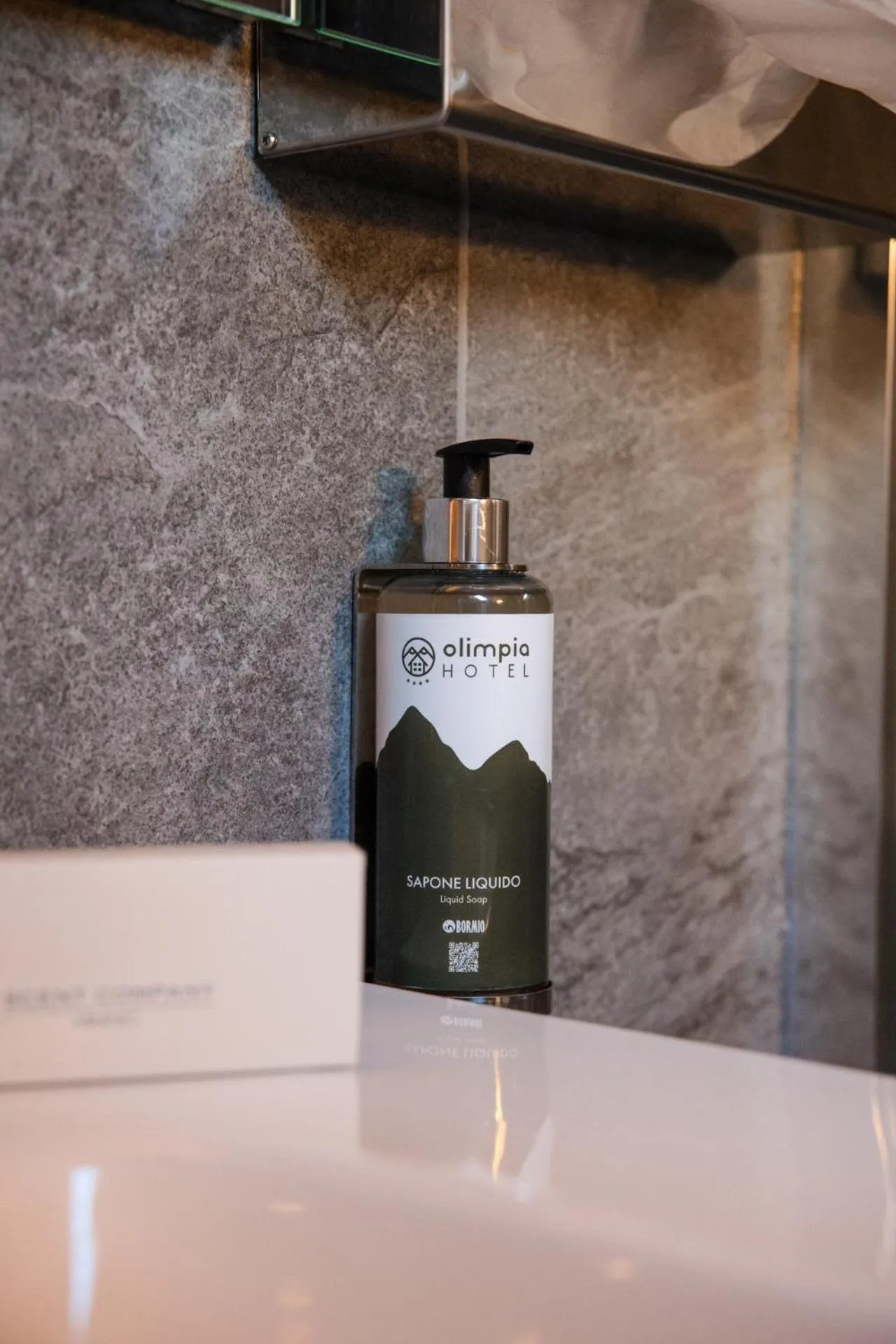 Bathroom in Olimpia Hotel