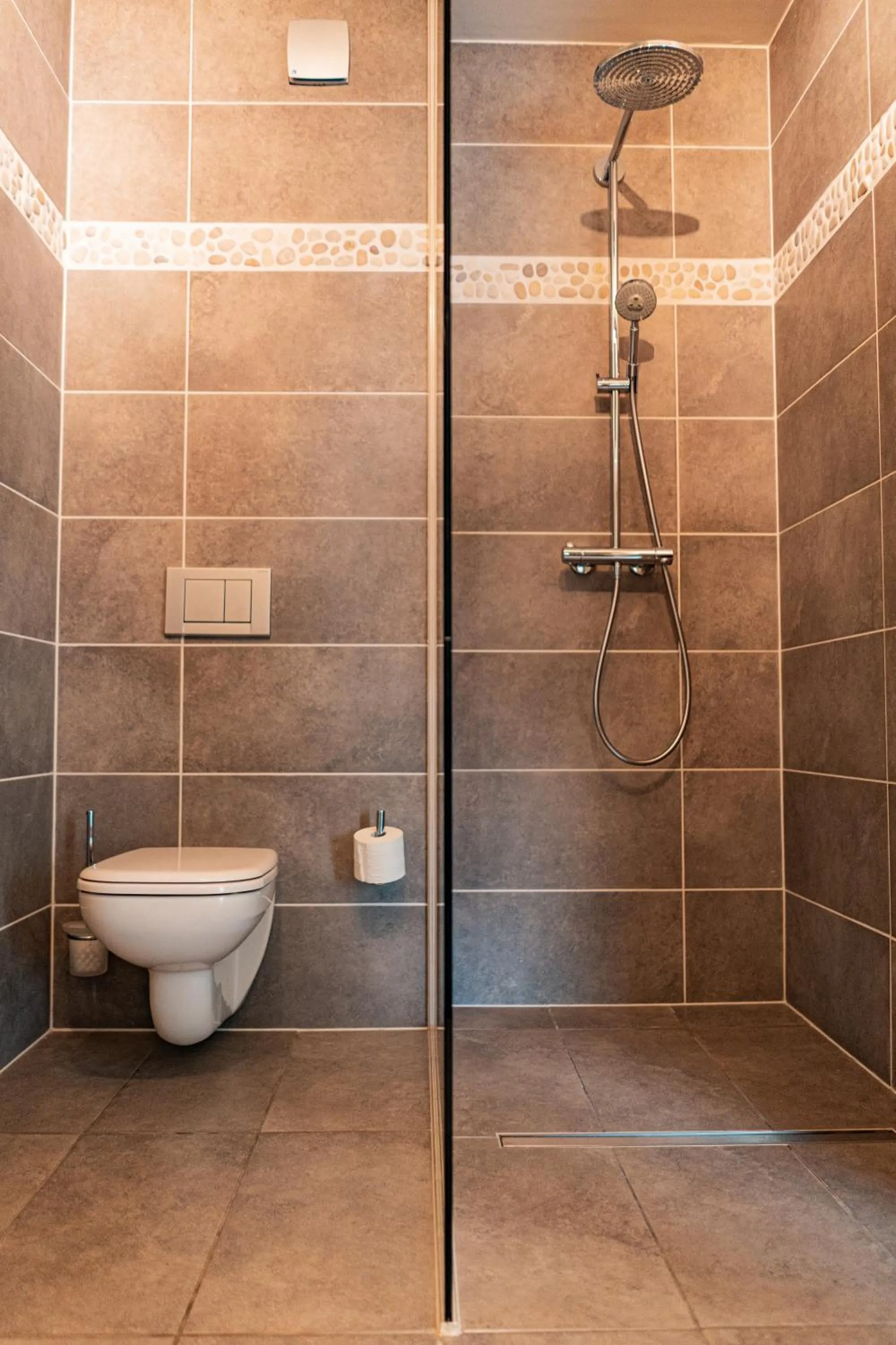 Shower in Abalona Hotel & Apartments