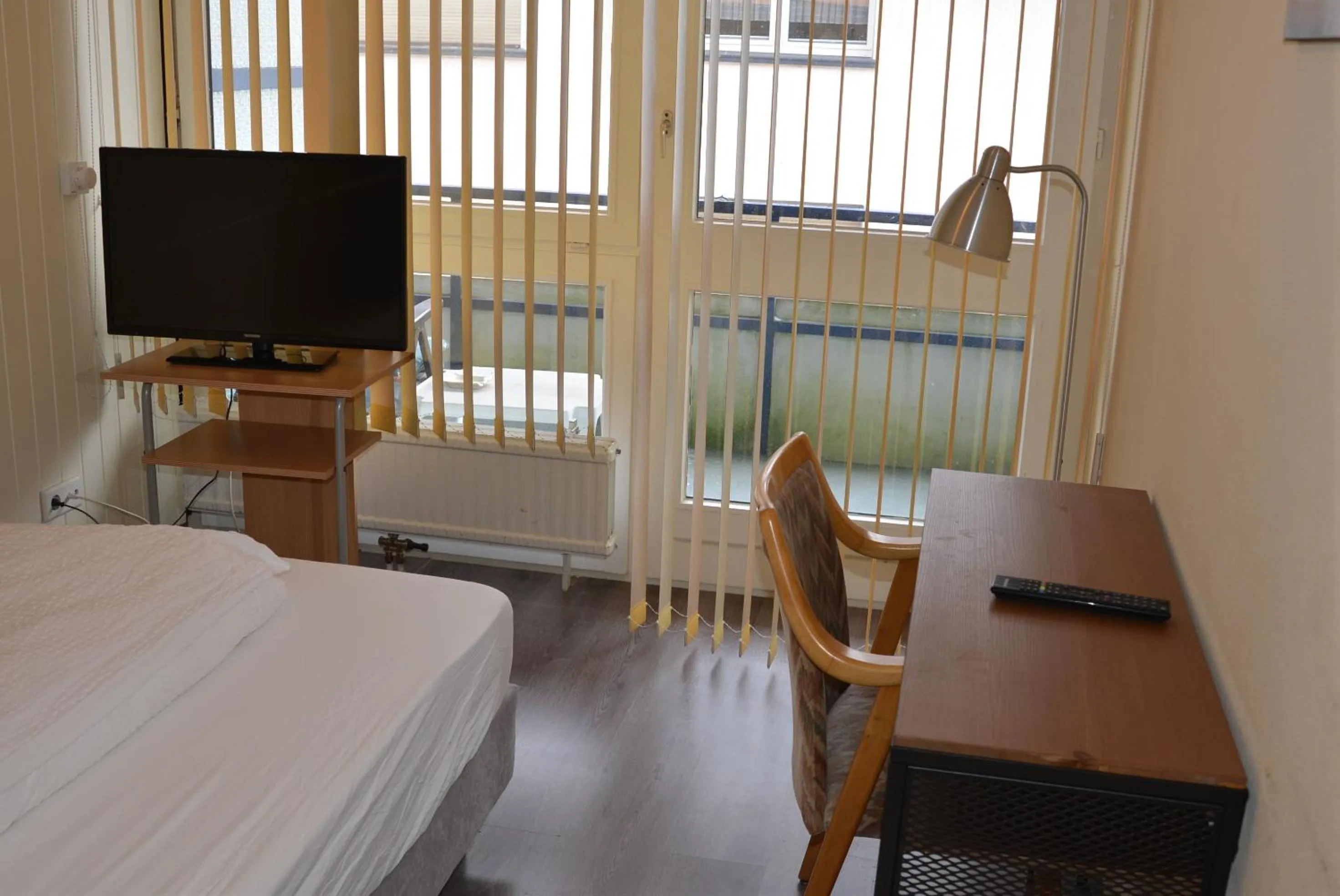 Balcony/Terrace, Bed in Hotel Hages