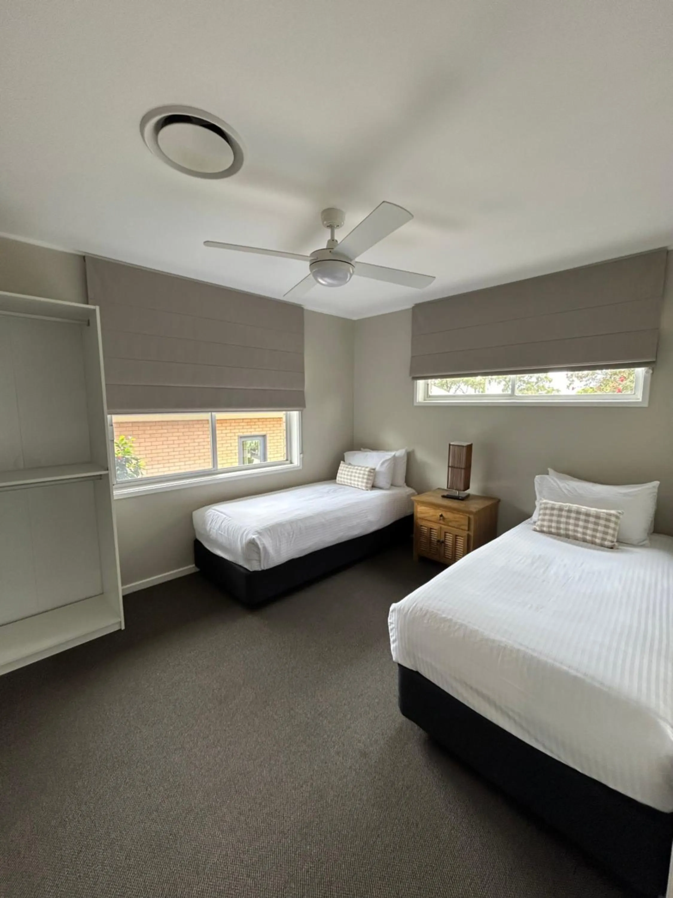 Bedroom, Bed in Hunter Oasis