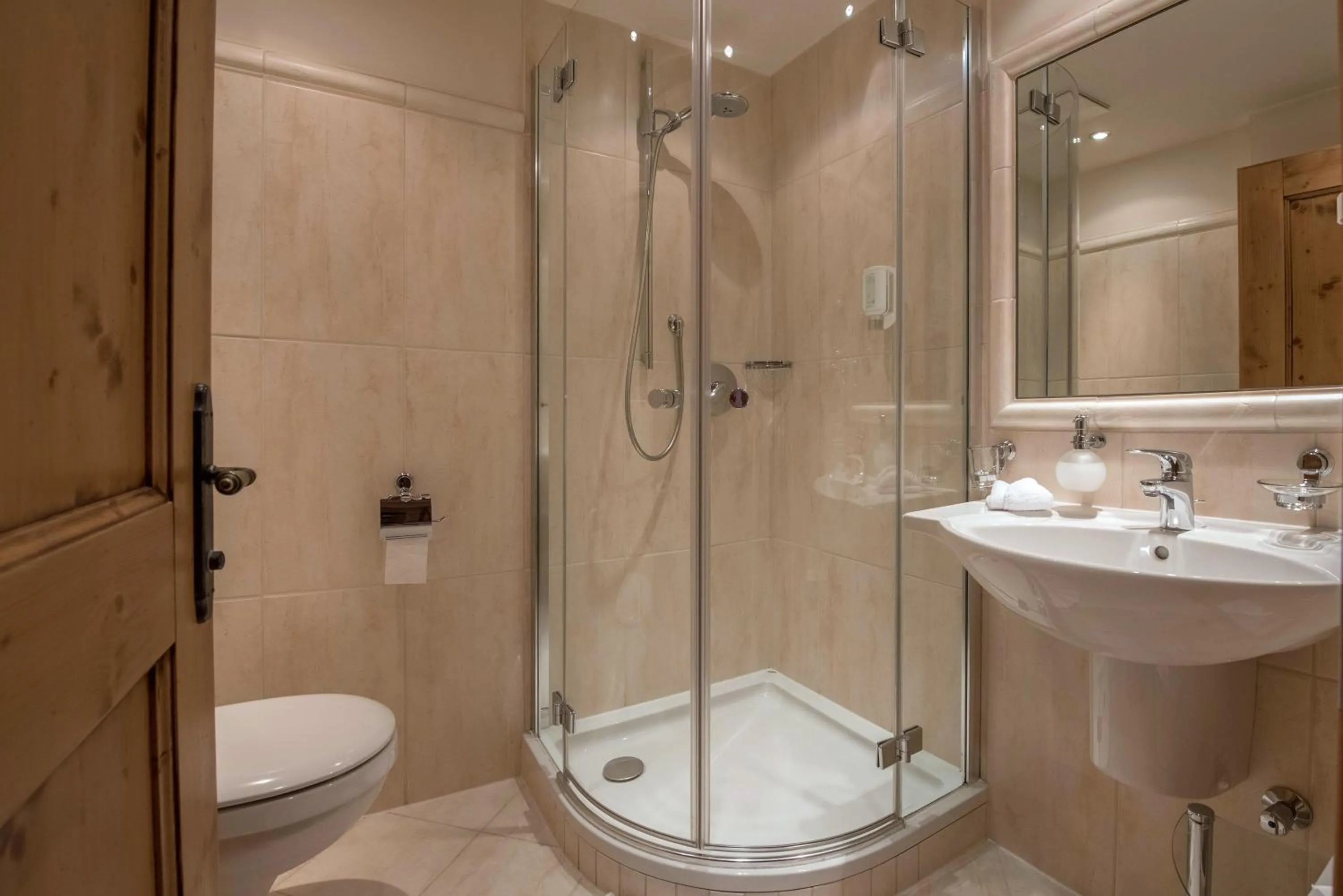 Shower in Hotel Alpenblick Zillertal