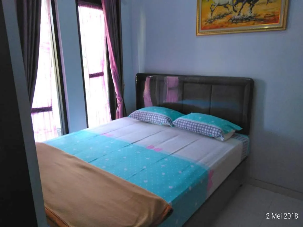 Photo of the whole room, Bed in Villa Batu Safir