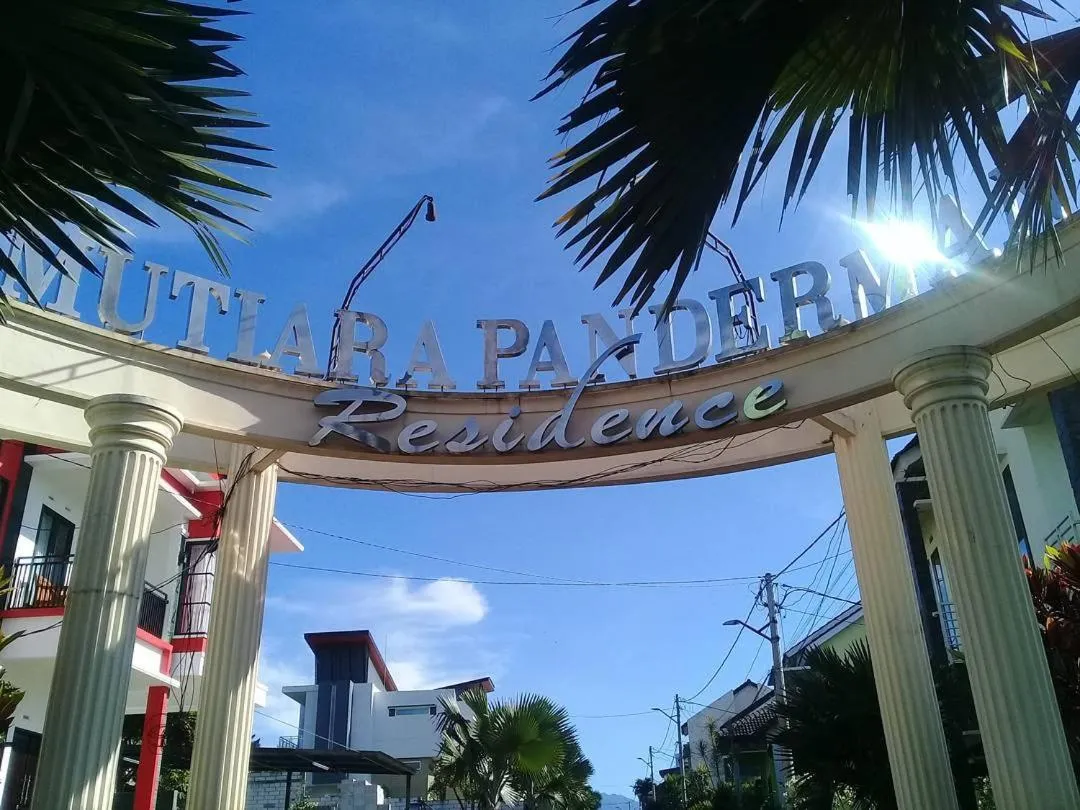 Facade/entrance in Villa Batu Safir