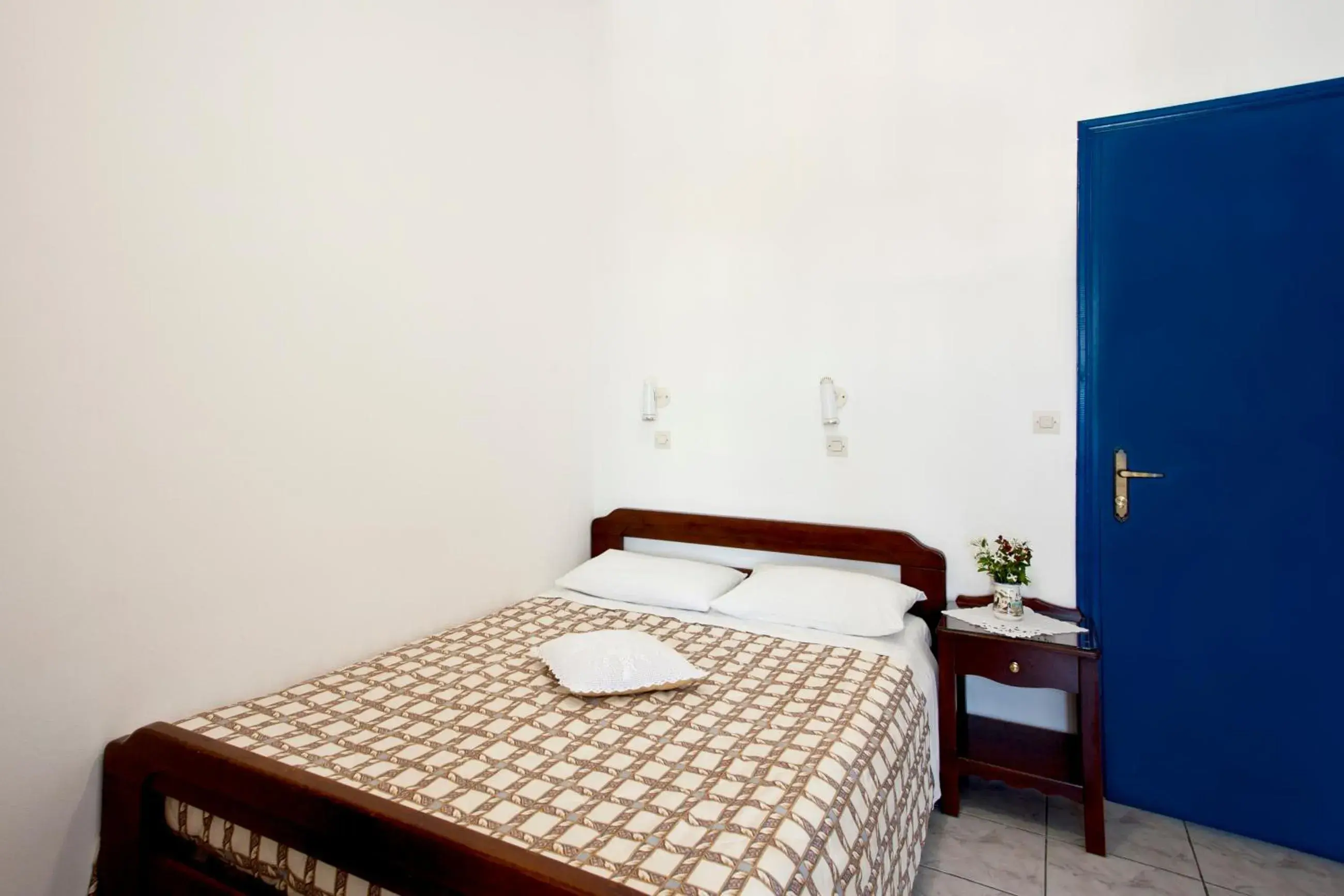 Bedroom, Bed in Ancient Thera Studios Bedroom, Bed in Ancient Thera Studios