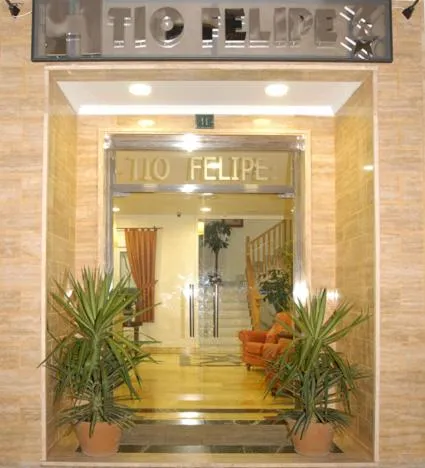 Facade/entrance in Hotel Tio Felipe