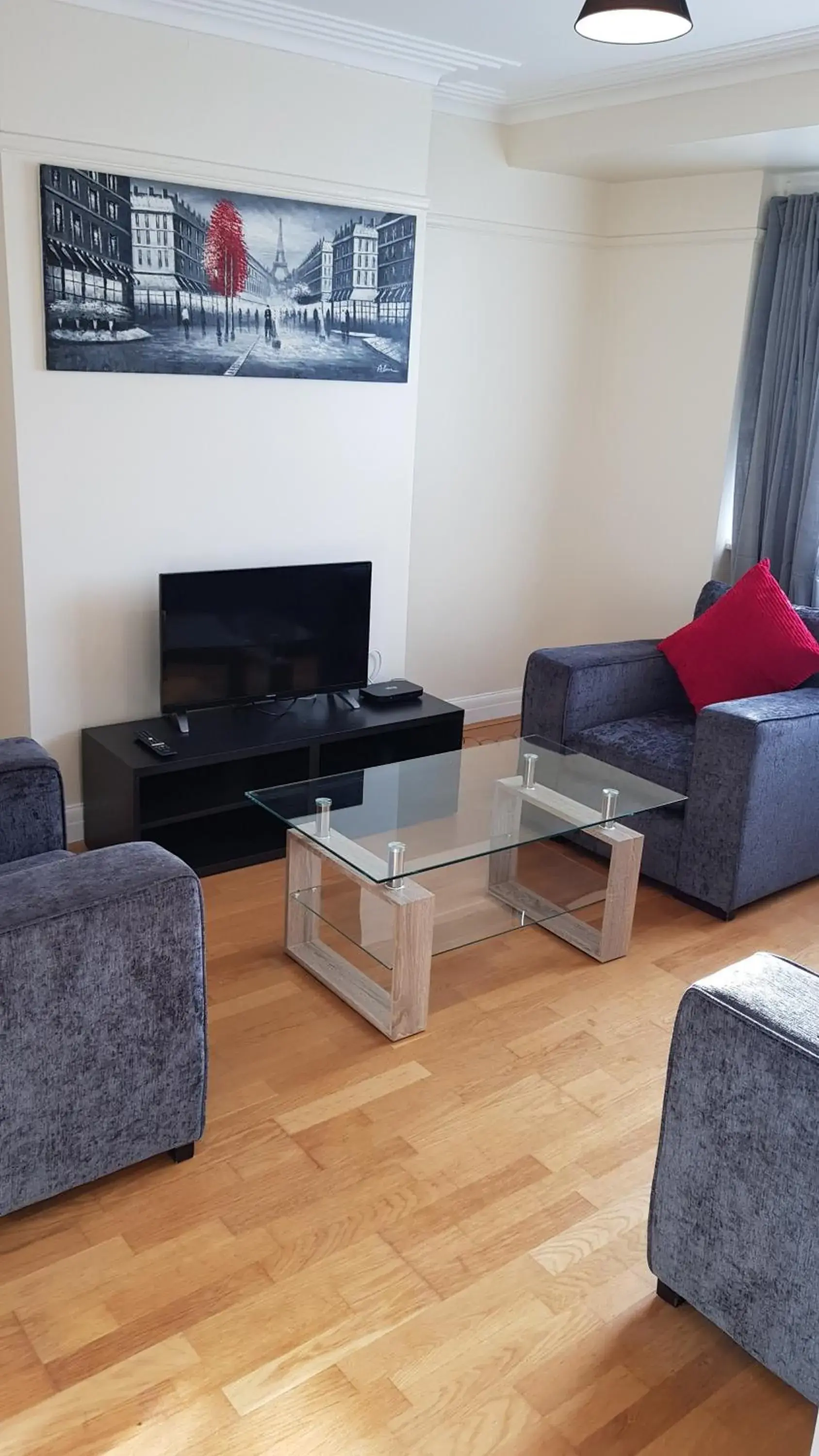 Elegant and spacious 2 bedroom Elegant and spacious 2 bedroom
