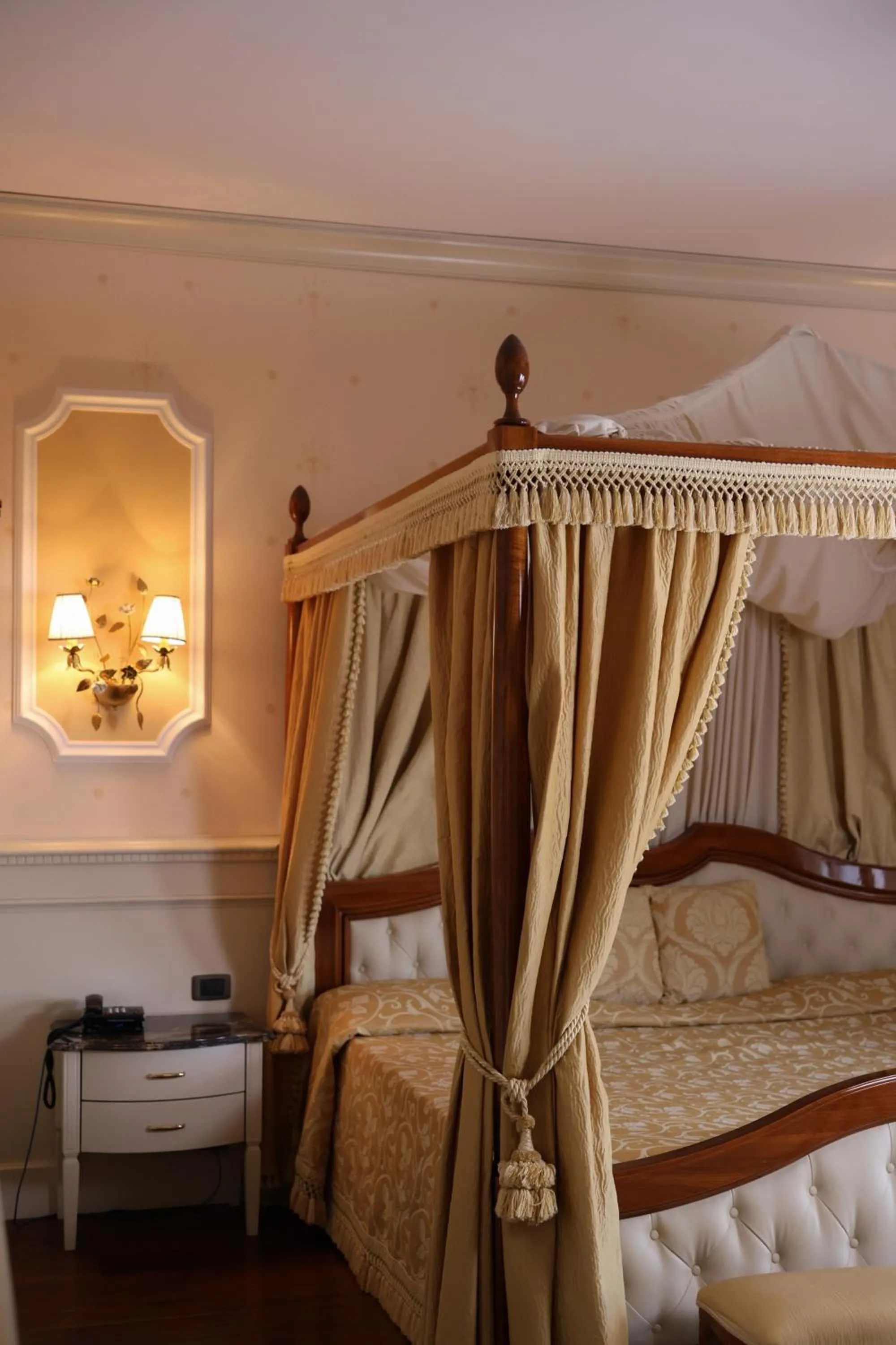 Bedroom, Bed in Hotel Borgo Don Chisciotte