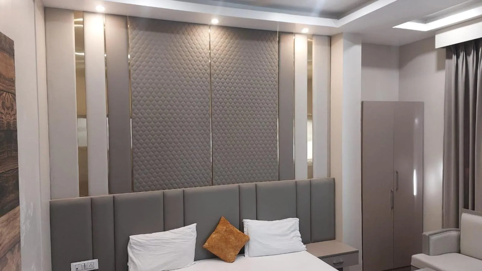 Bed in Hotel Rajshree