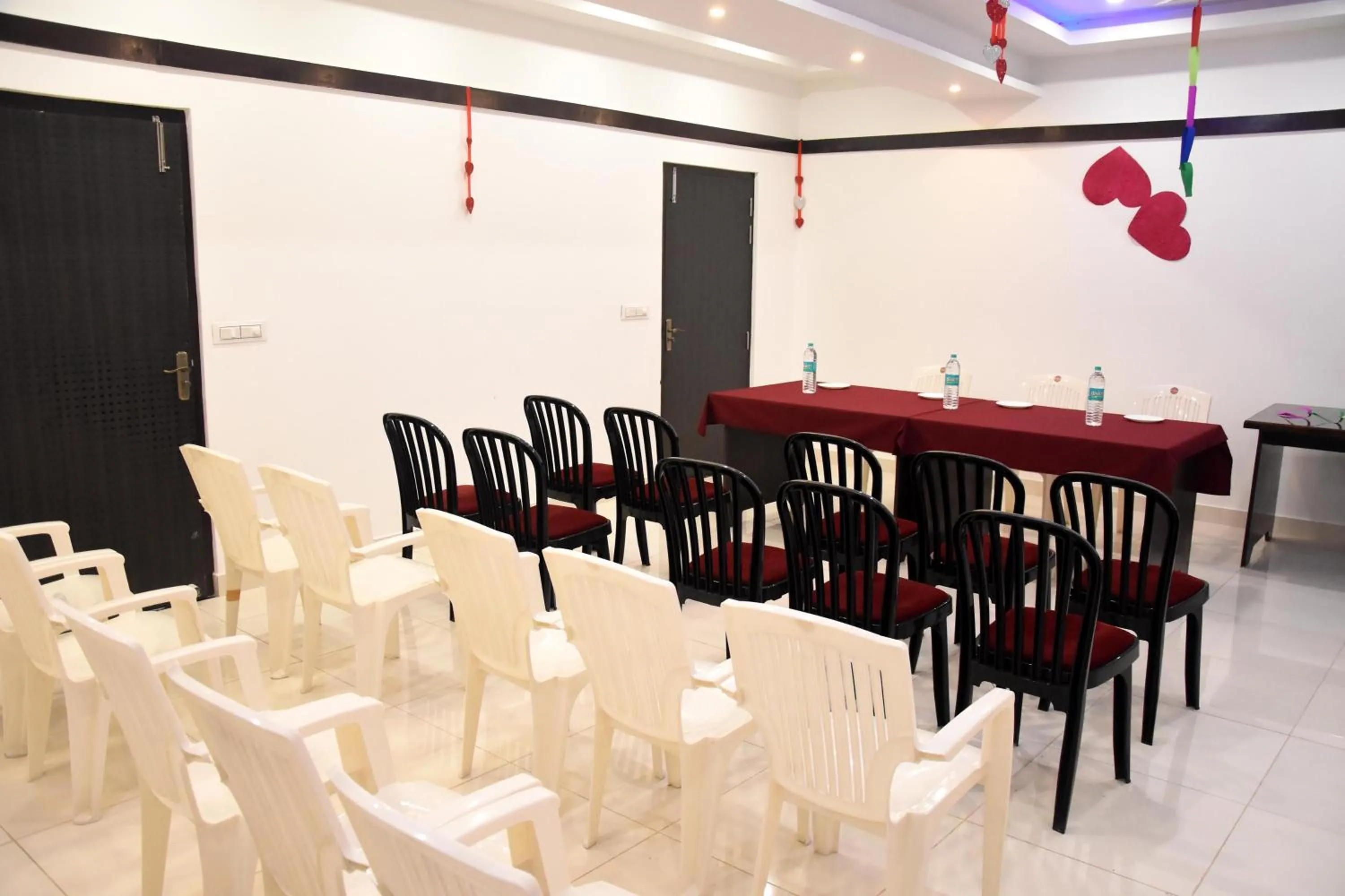 Area and facilities in Hotel Rajshree