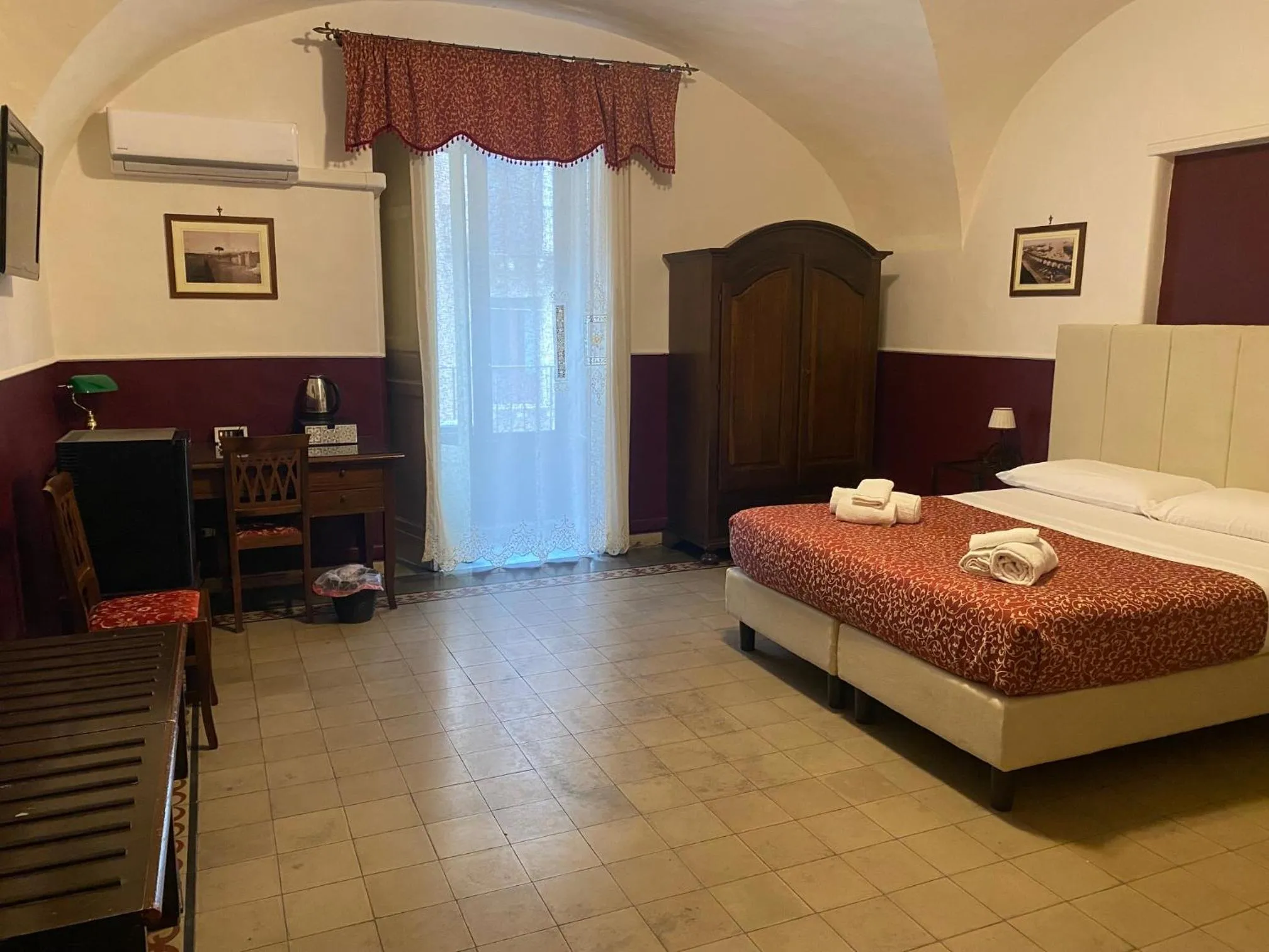 Photo of the whole room, Bed in Il Gattopardo House