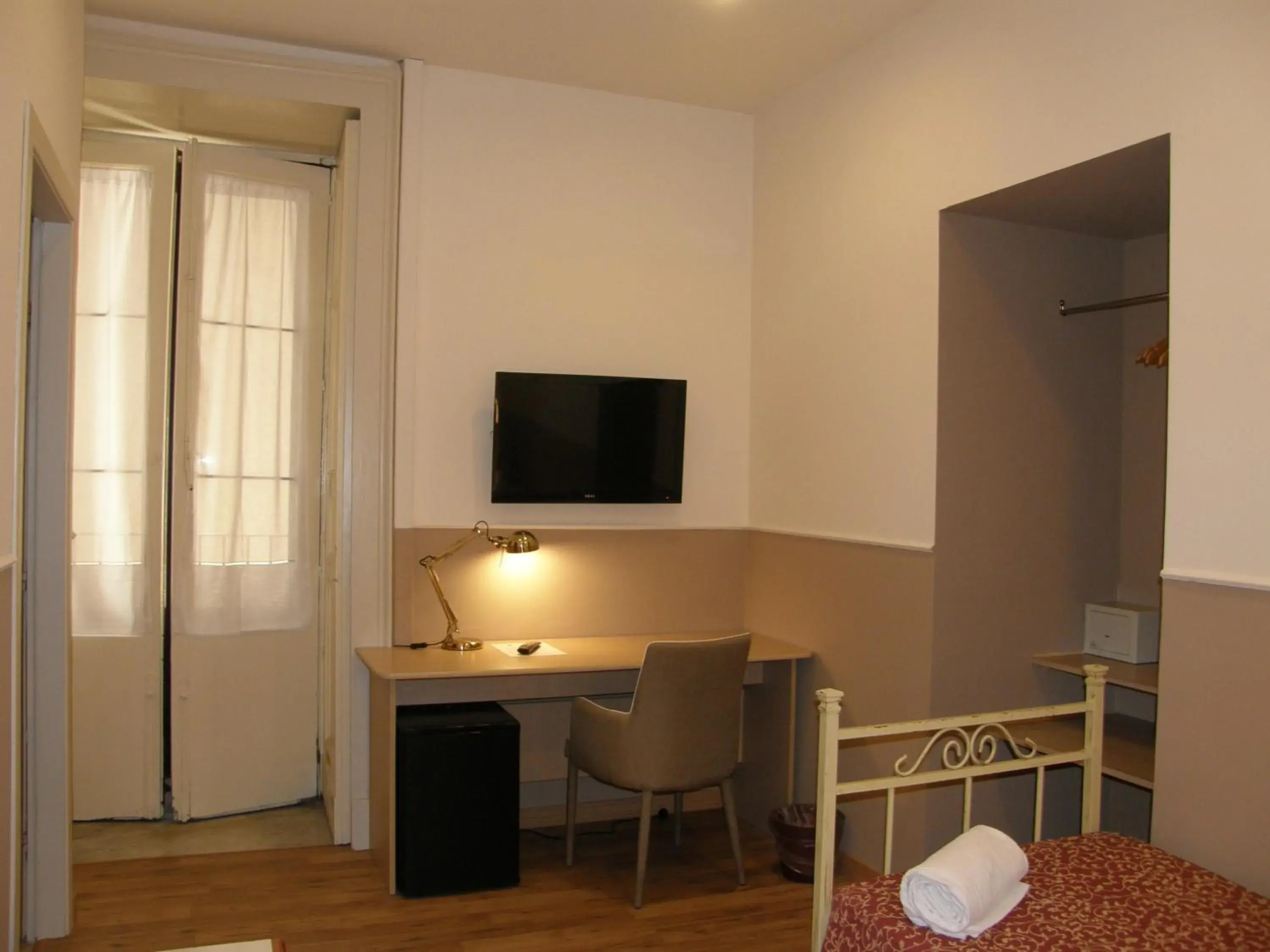 Single Room with Private Bathroom in Il Gattopardo House Single Room with Private Bathroom in Il Gattopardo House
