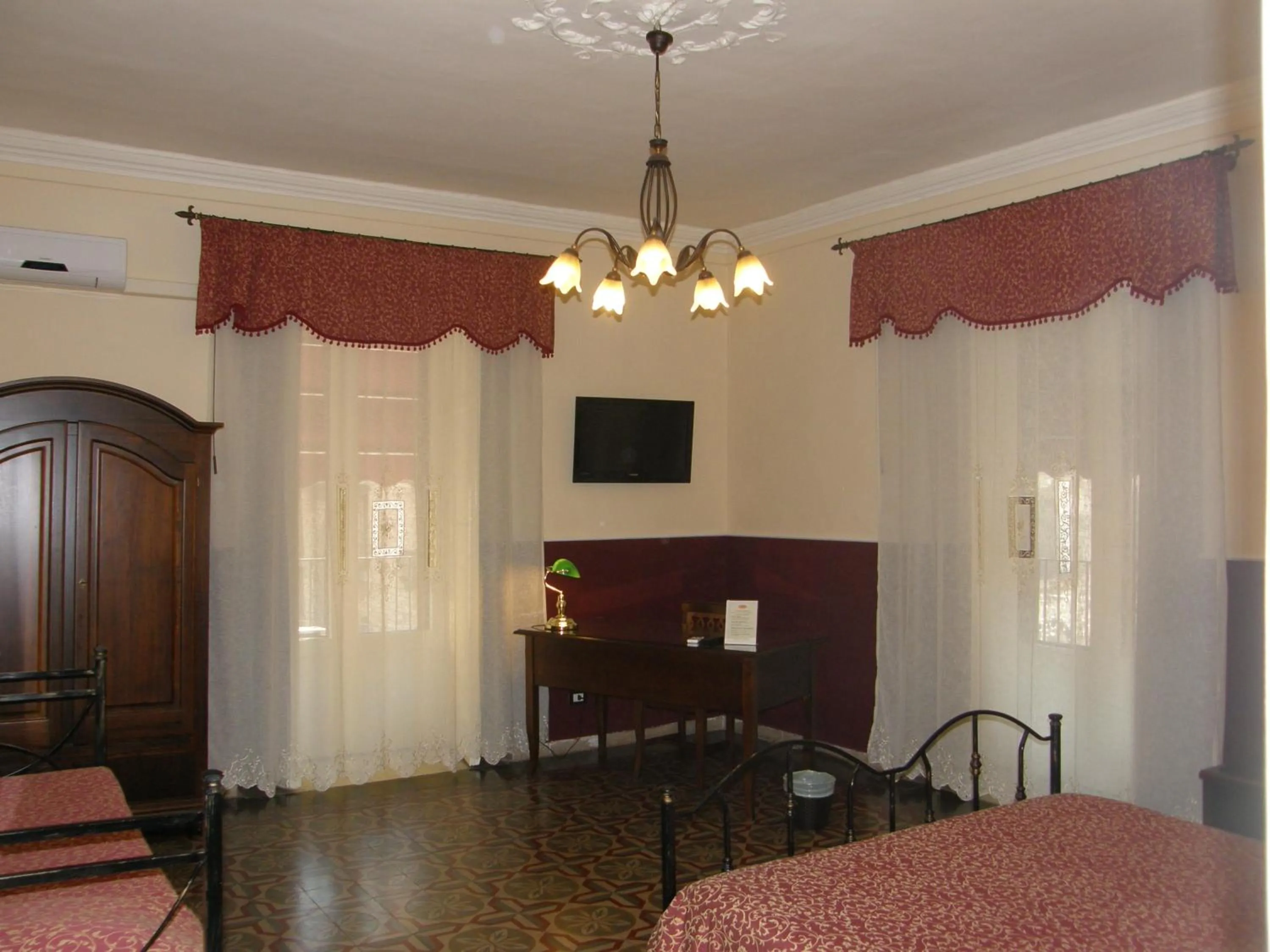 Photo of the whole room, Bed in Il Gattopardo House