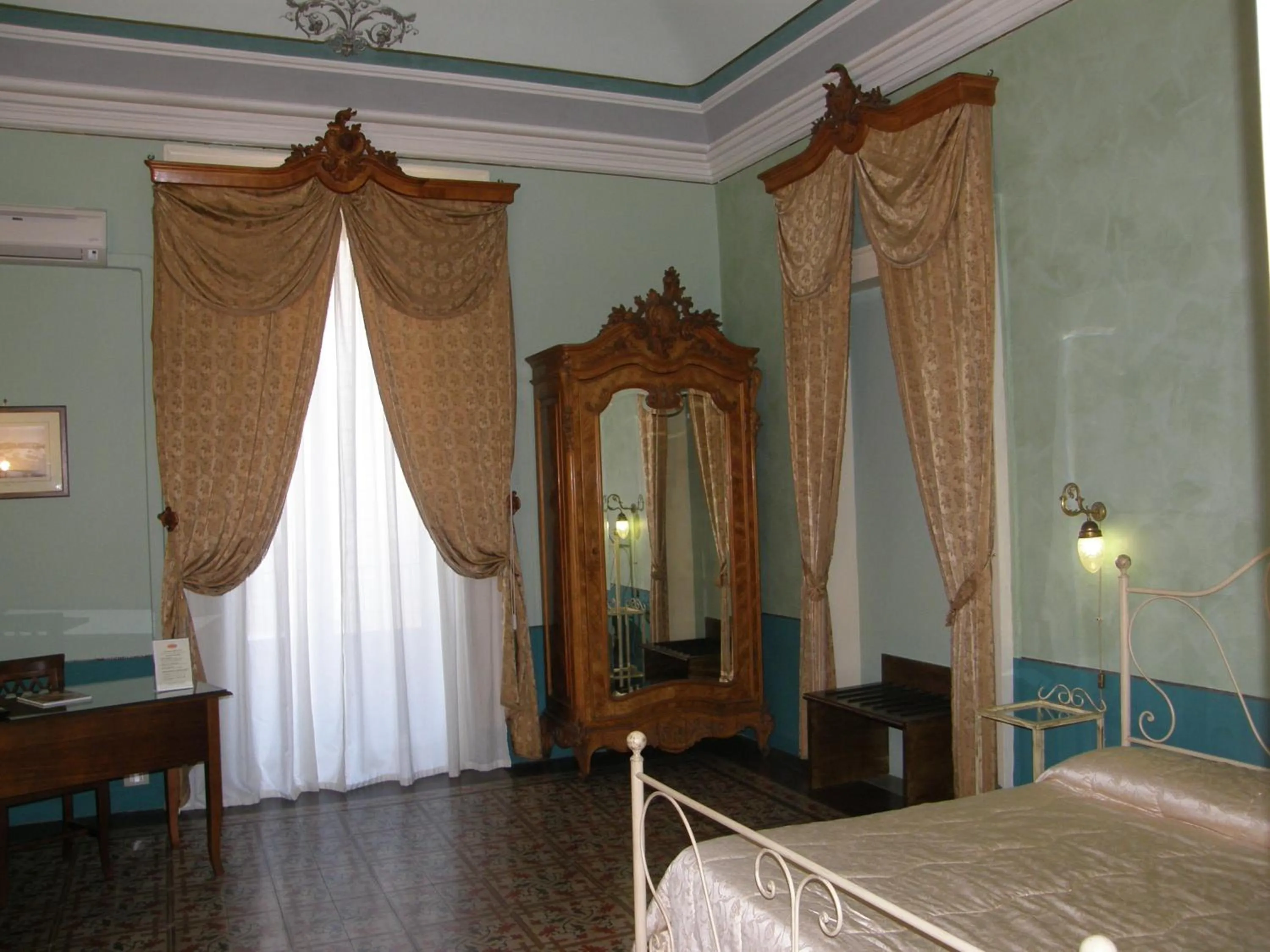 Photo of the whole room, Bed in Il Gattopardo House