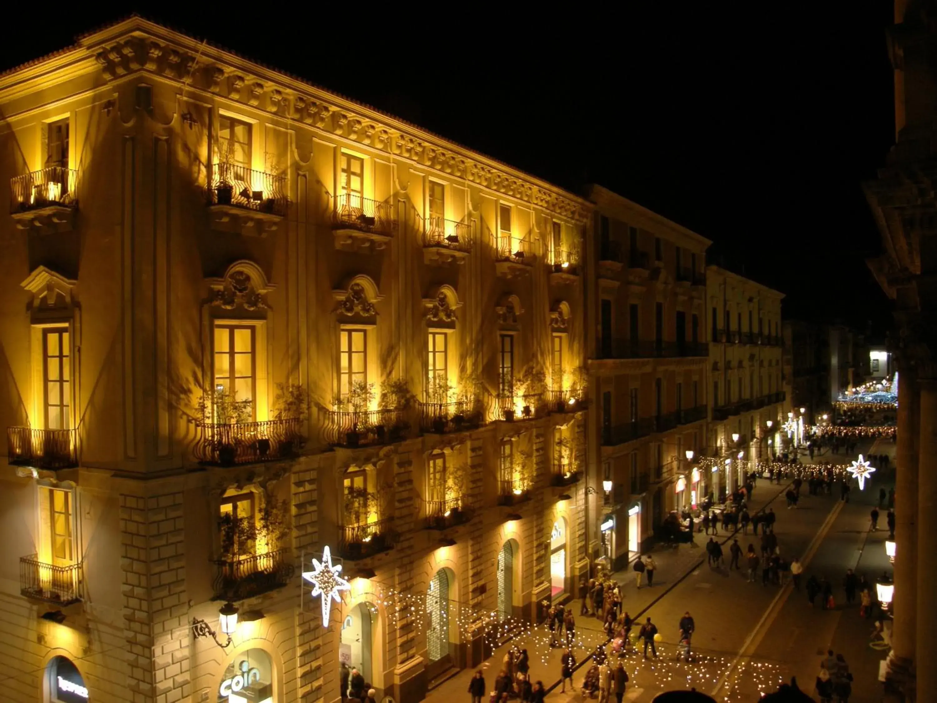 Facade/entrance in Il Gattopardo House Facade/entrance in Il Gattopardo House