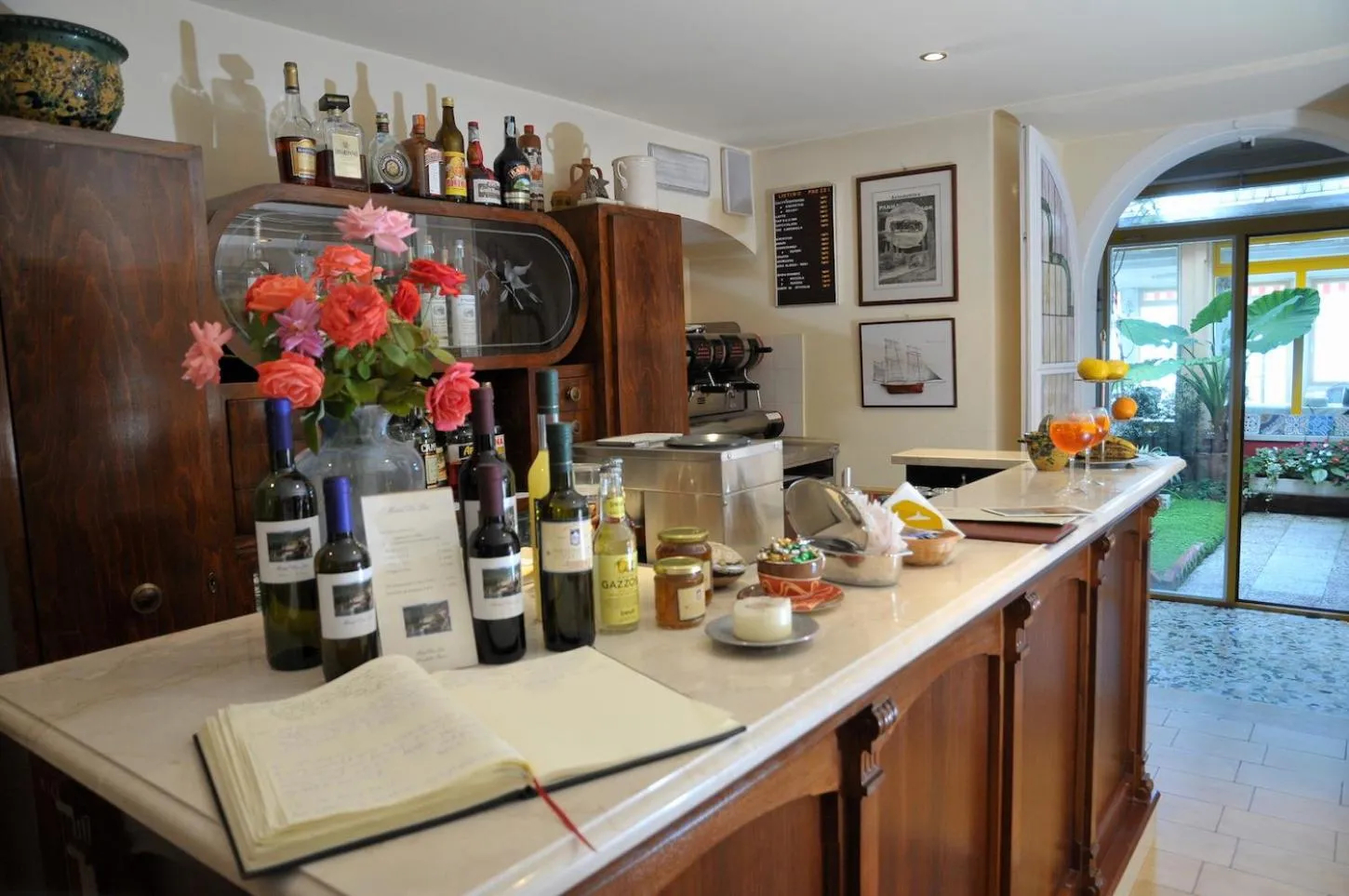 Lounge or bar in Hotel Du Lac