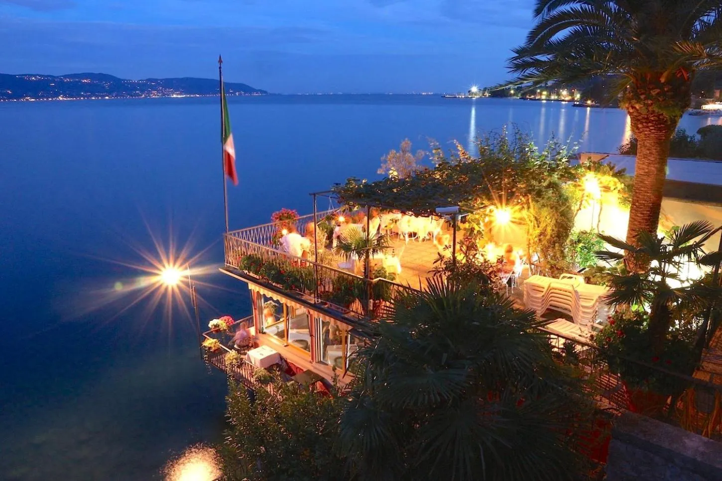 Restaurant/places to eat in Hotel Du Lac