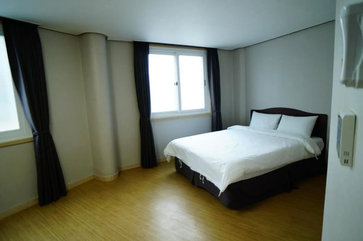 Bedroom in Ora Stay Hotel