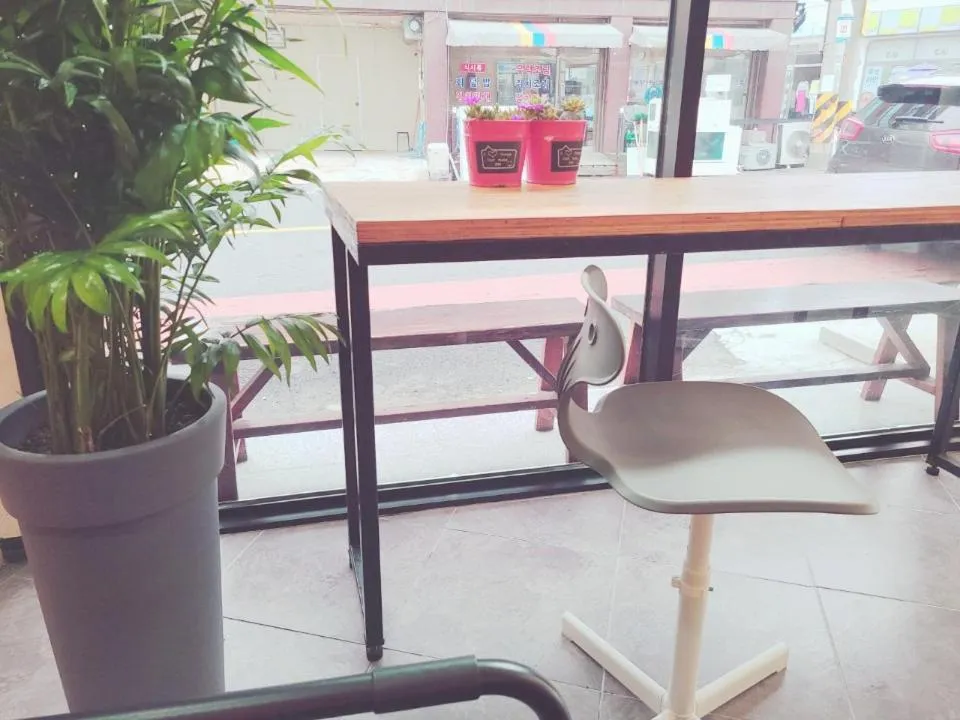 Area and facilities in Ora Stay Hotel