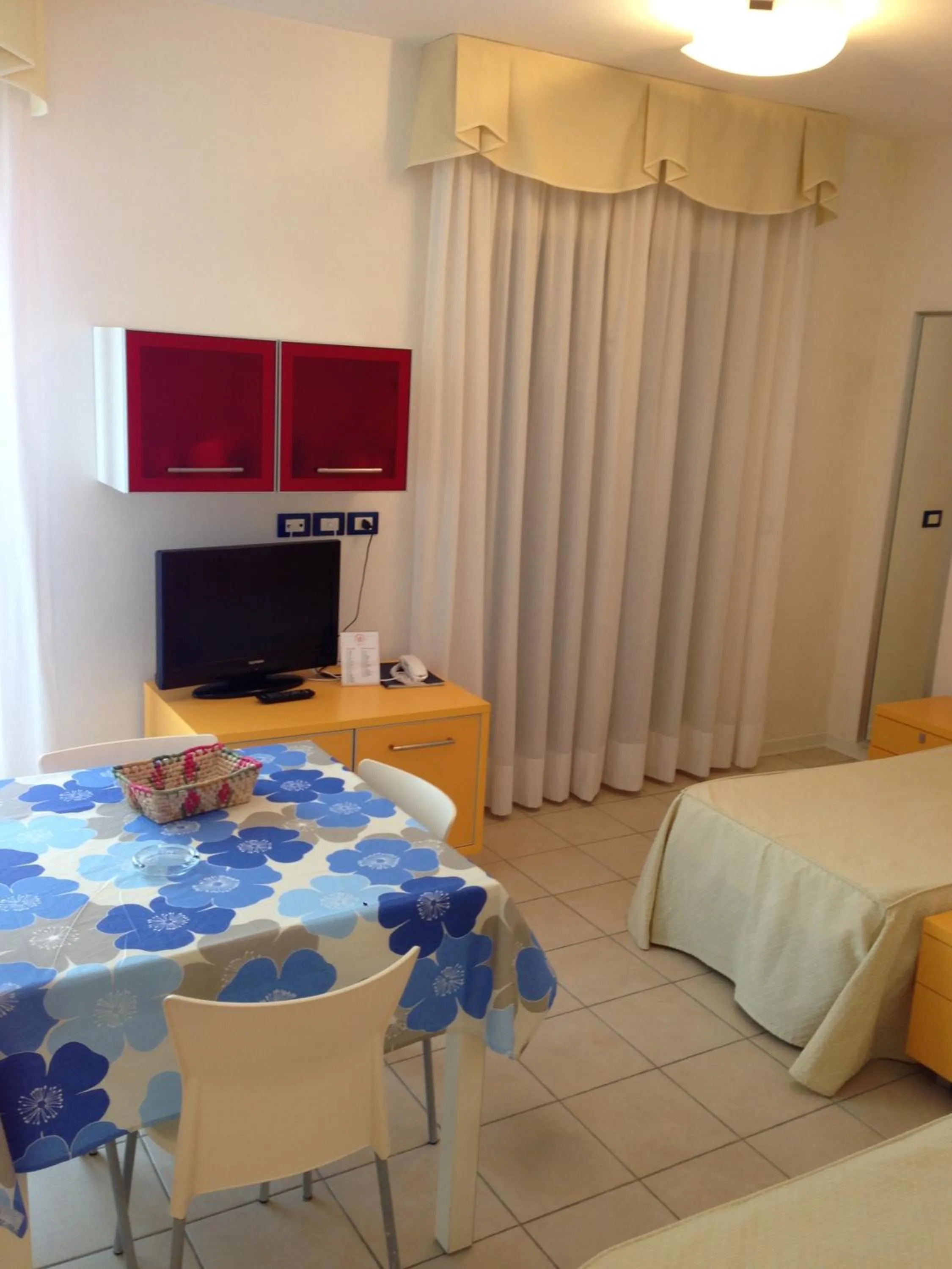 TV and multimedia, Bed in Villaggio Hemingway - Family Aparthotel