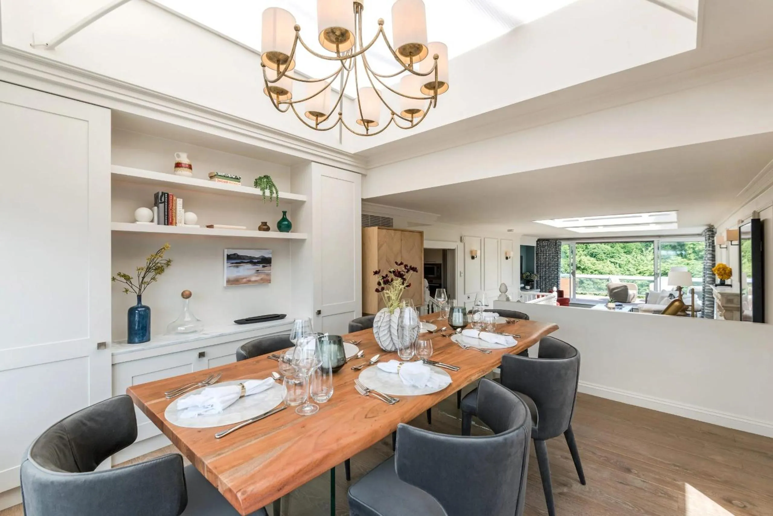 Dining area in Buckingham & Lloyds