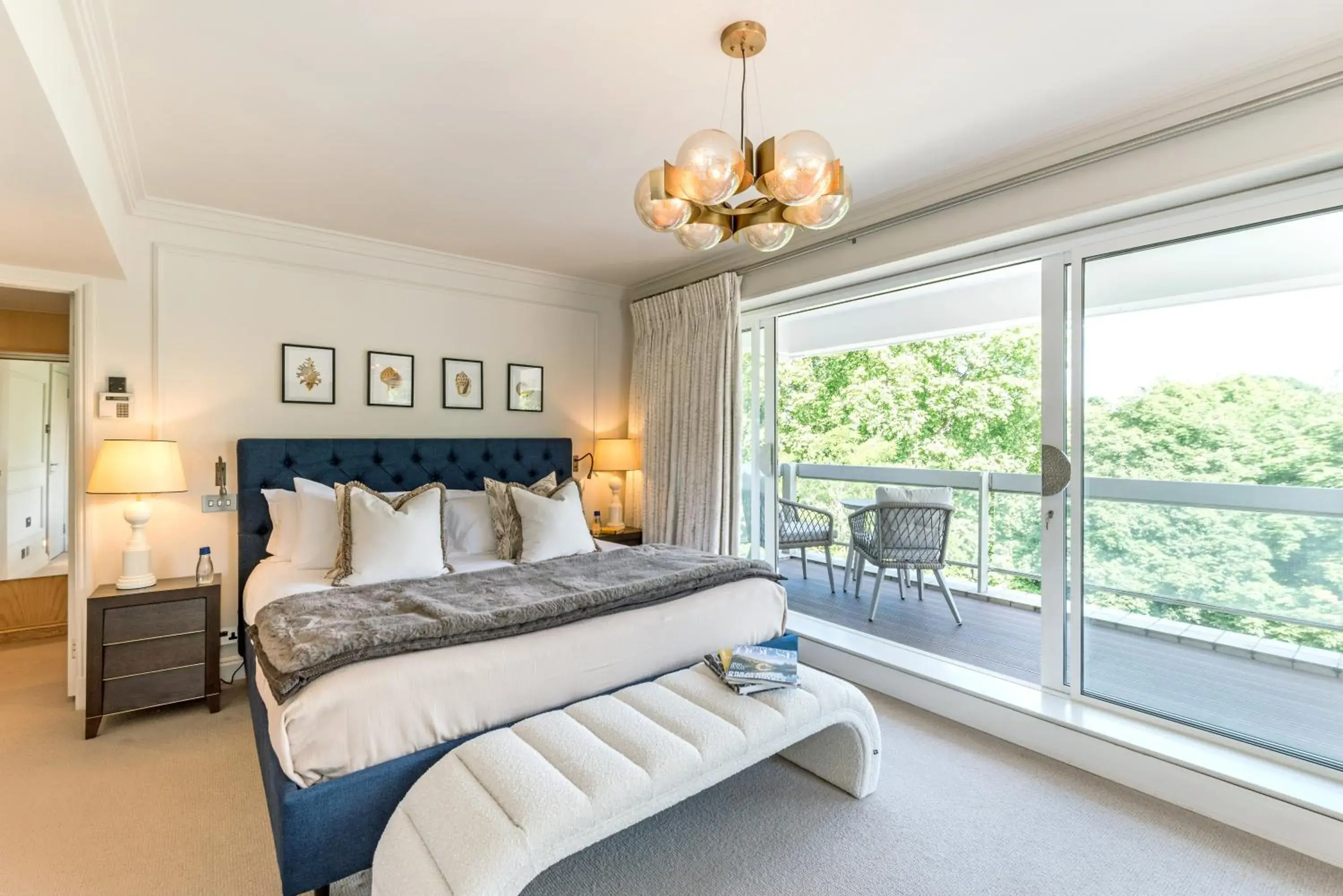 Bed in Buckingham & Lloyds Bed in Buckingham & Lloyds