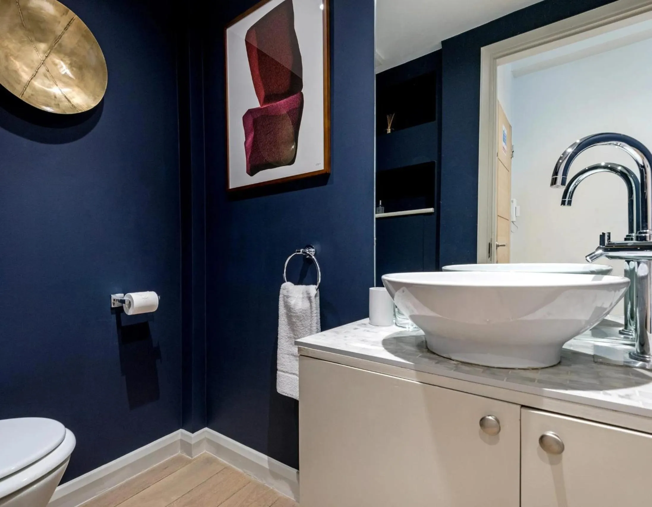 Toilet in Buckingham & Lloyds