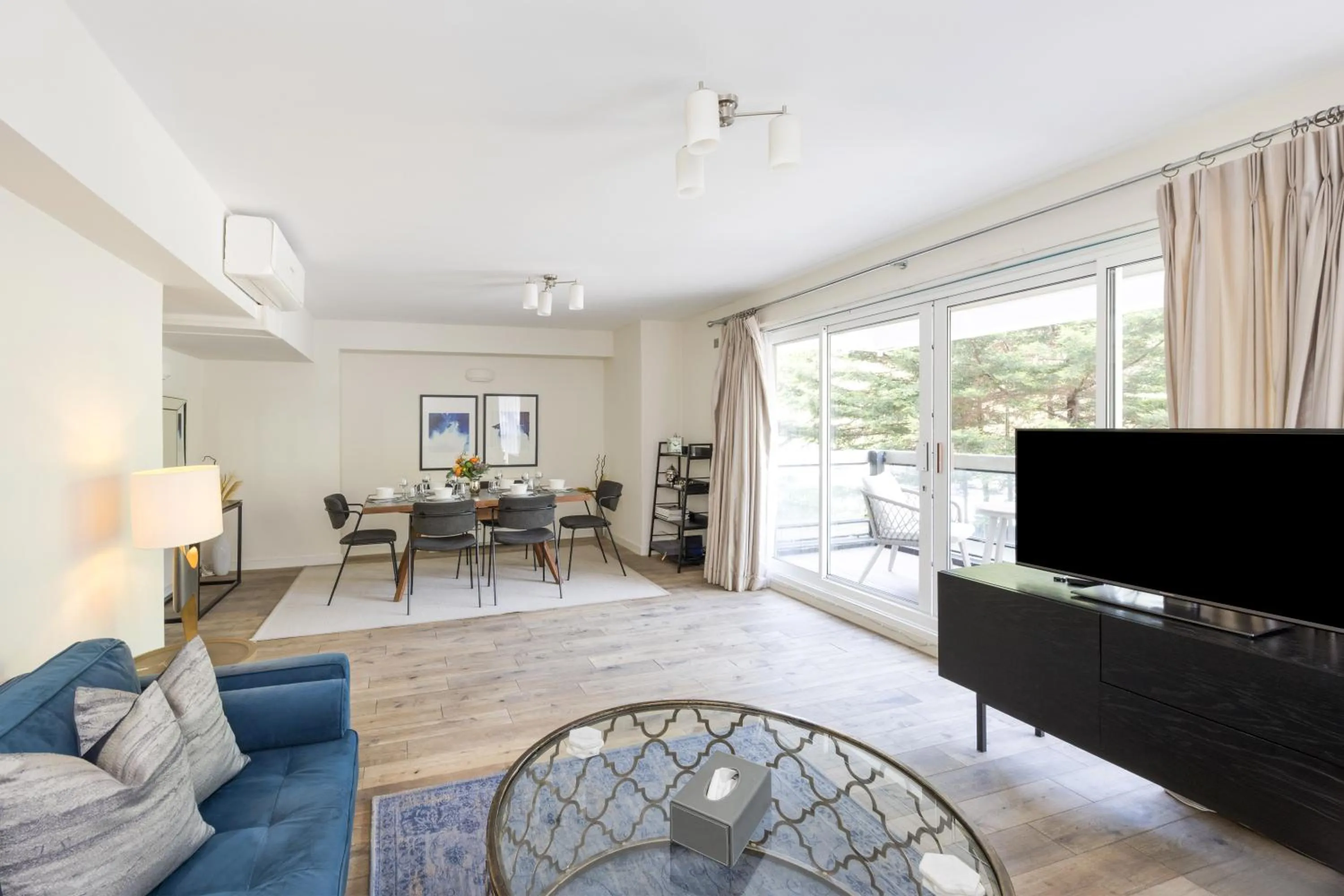 TV and multimedia in Buckingham & Lloyds